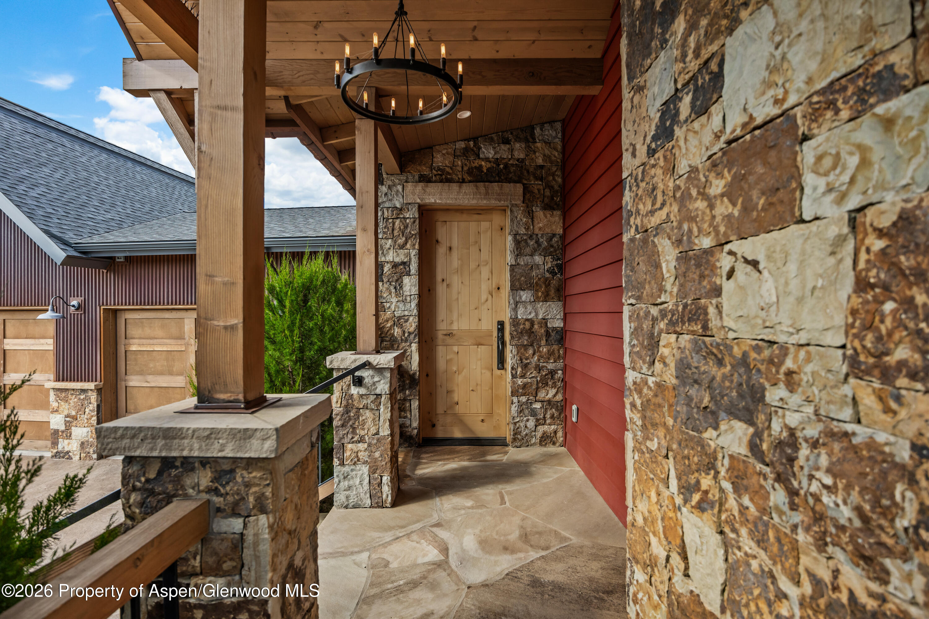 160 Red Cliff Circle Property Photo 2