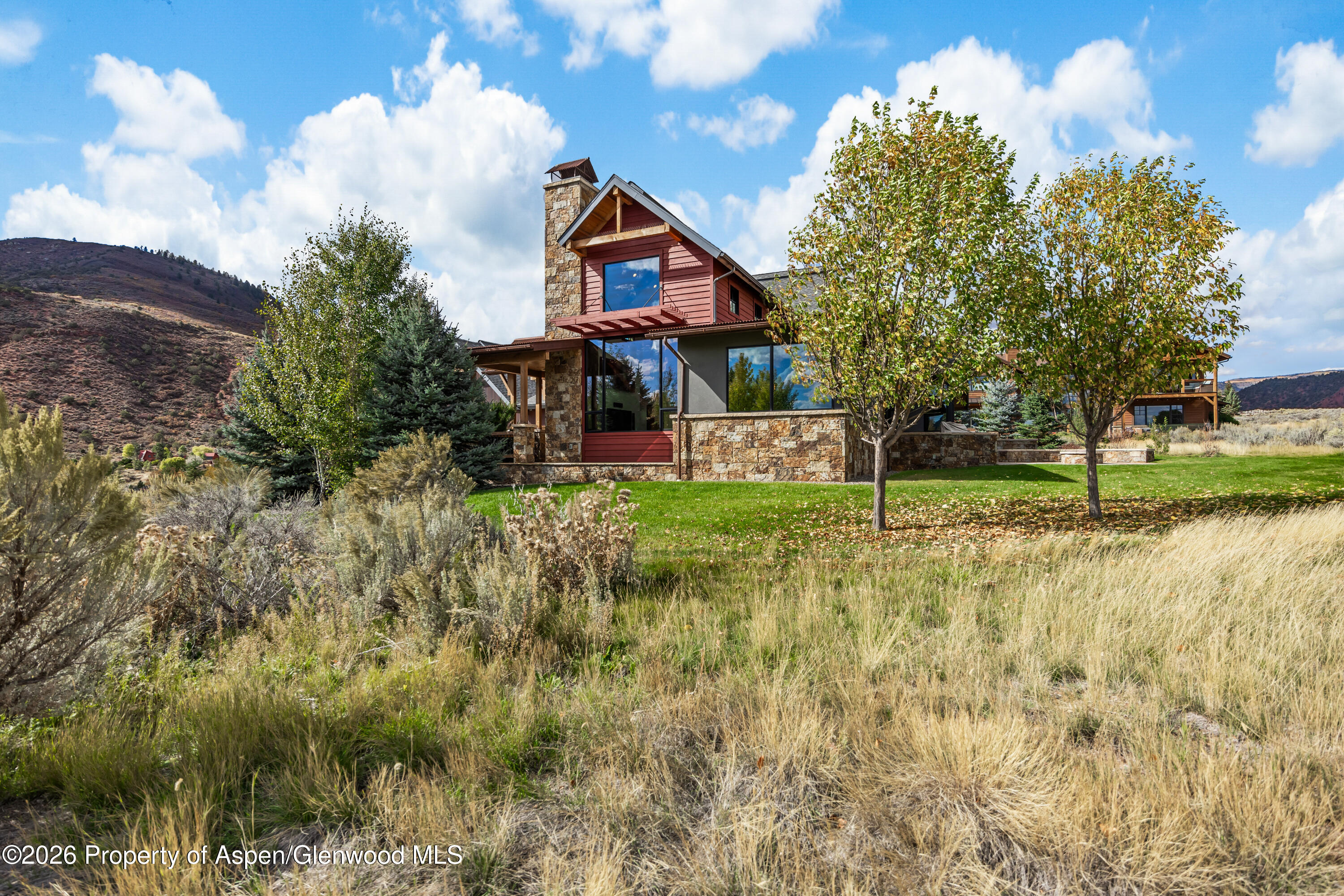 160 Red Cliff Circle Property Photo 3