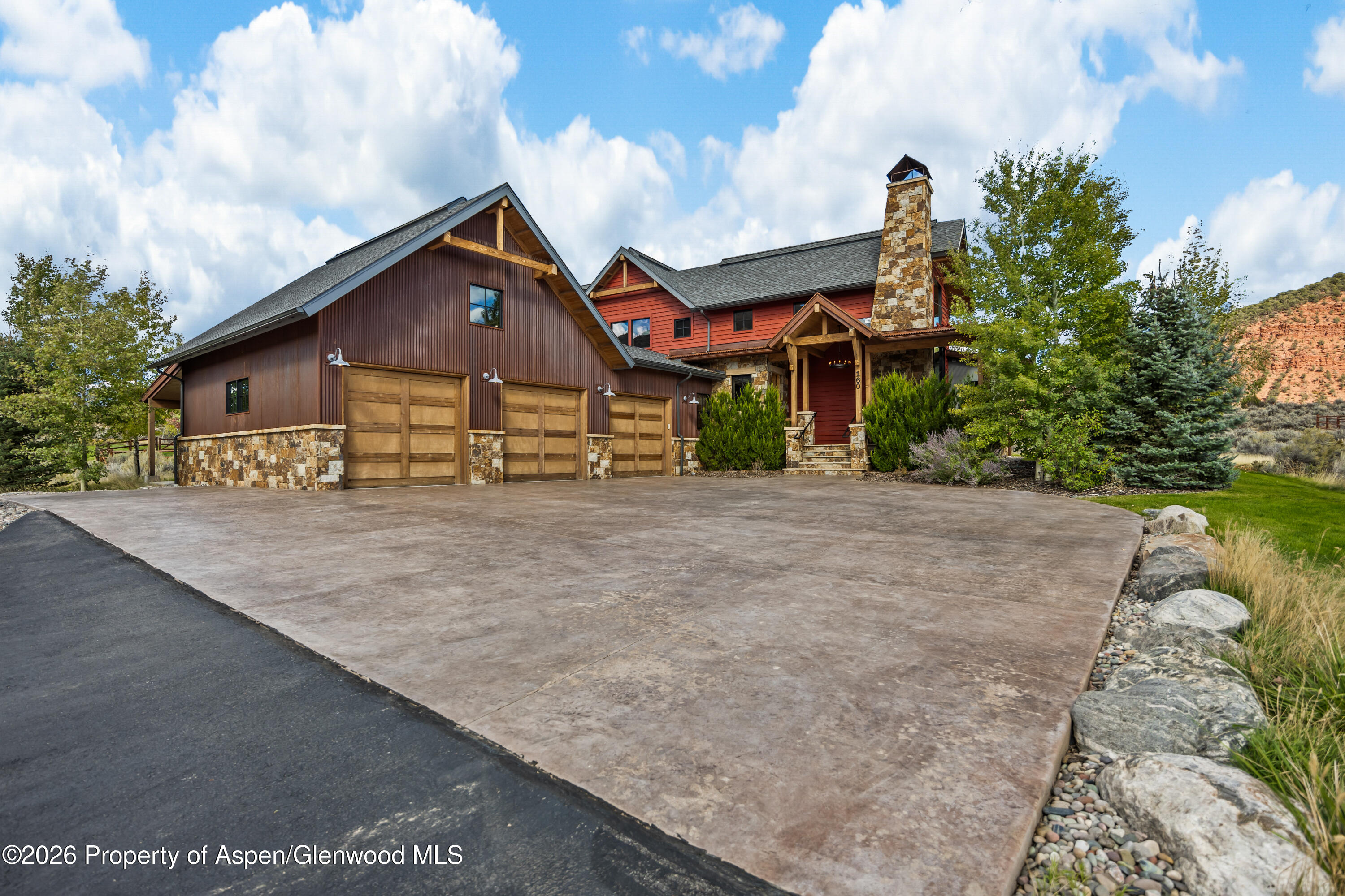 160 Red Cliff Circle Property Photo 4
