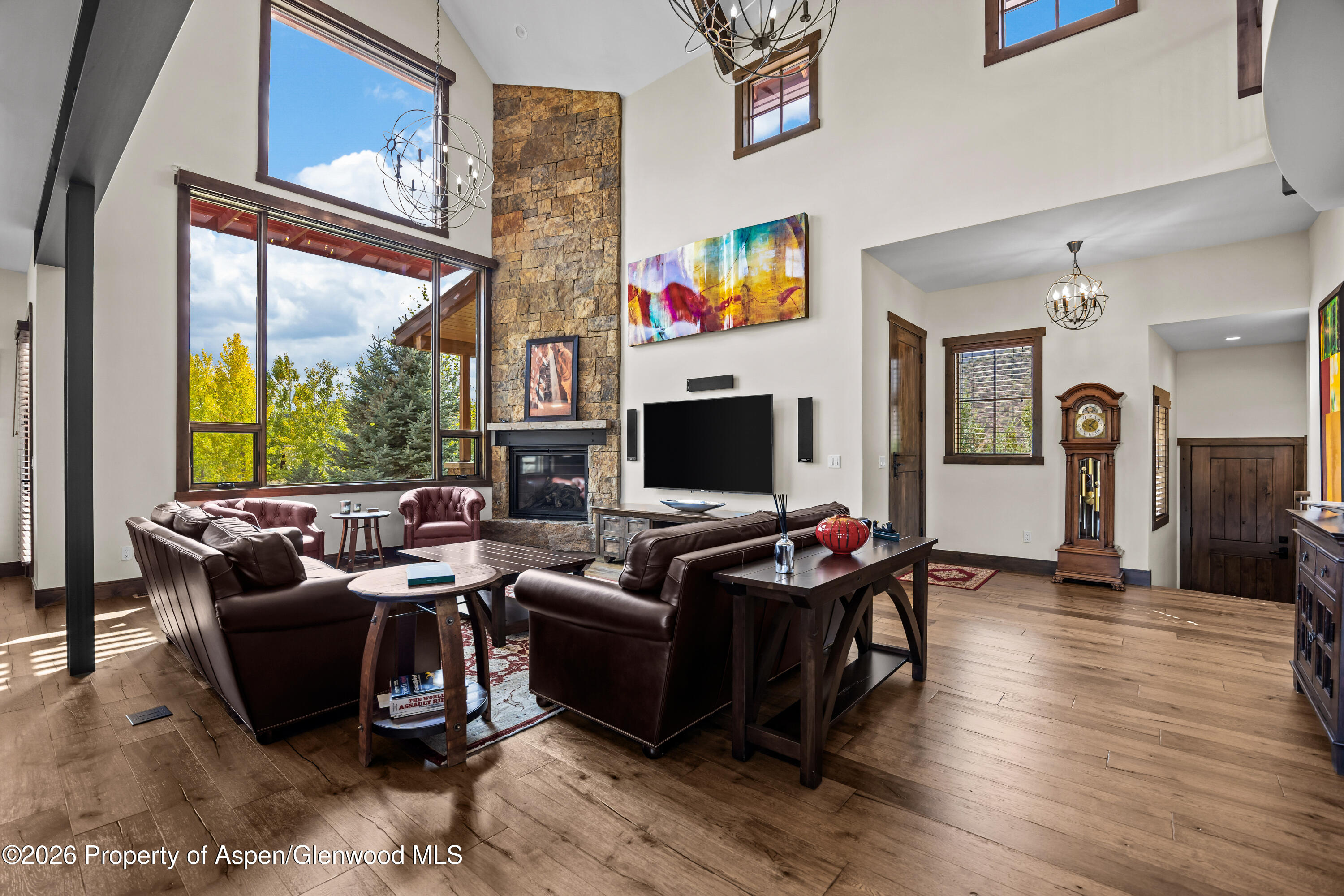 160 Red Cliff Circle Property Photo 6