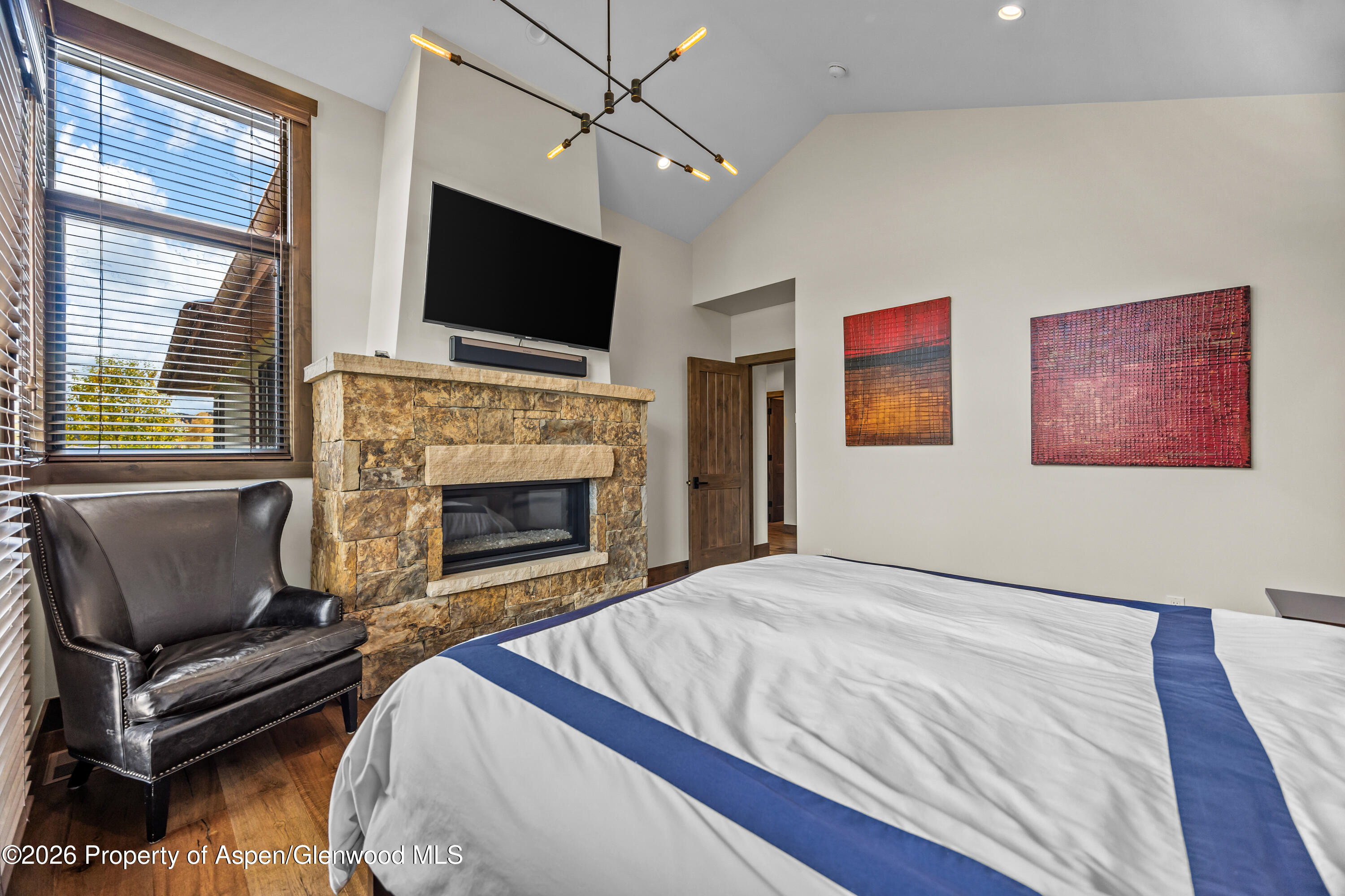 160 Red Cliff Circle Property Photo 16