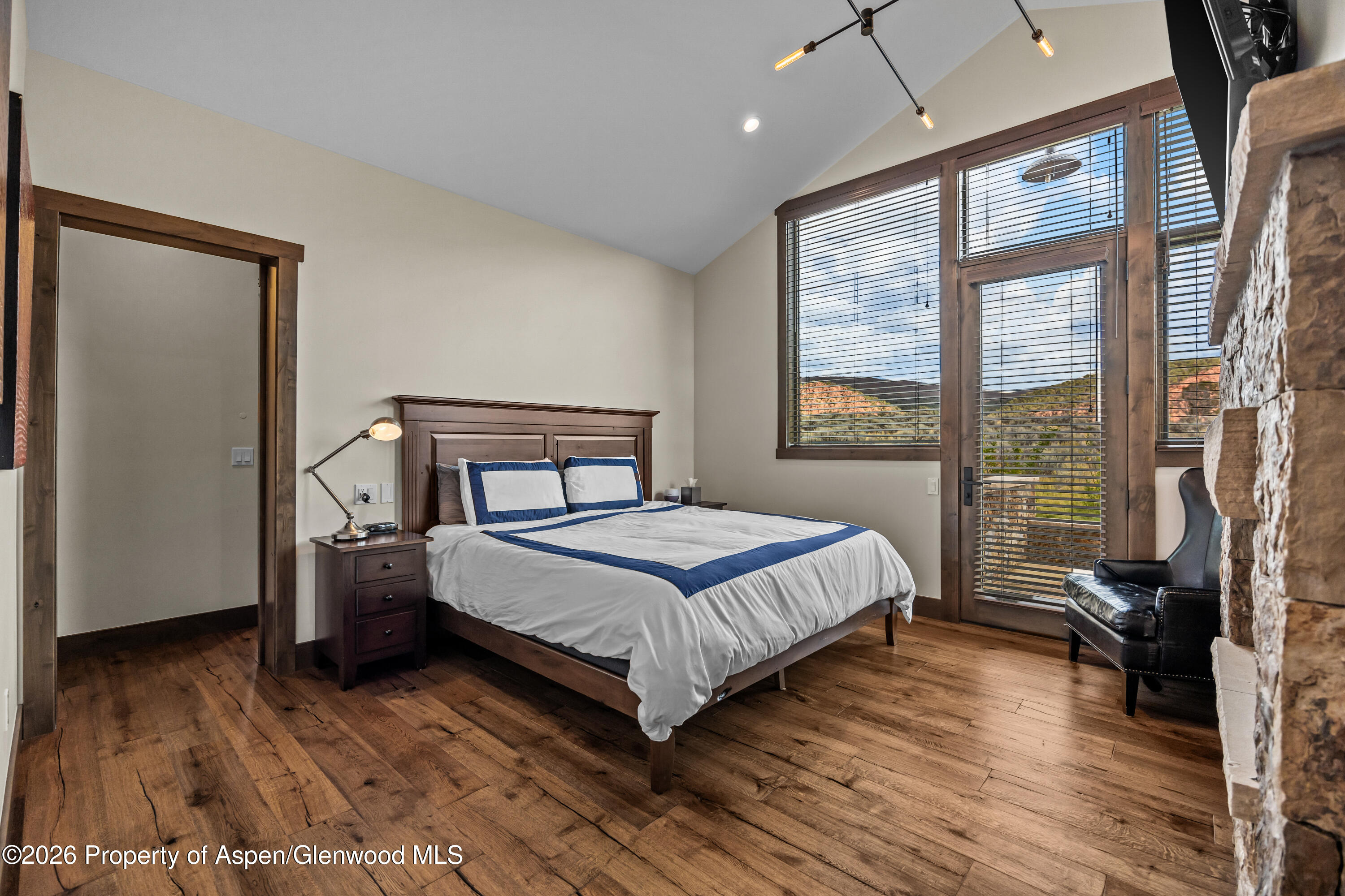 160 Red Cliff Circle Property Photo 17