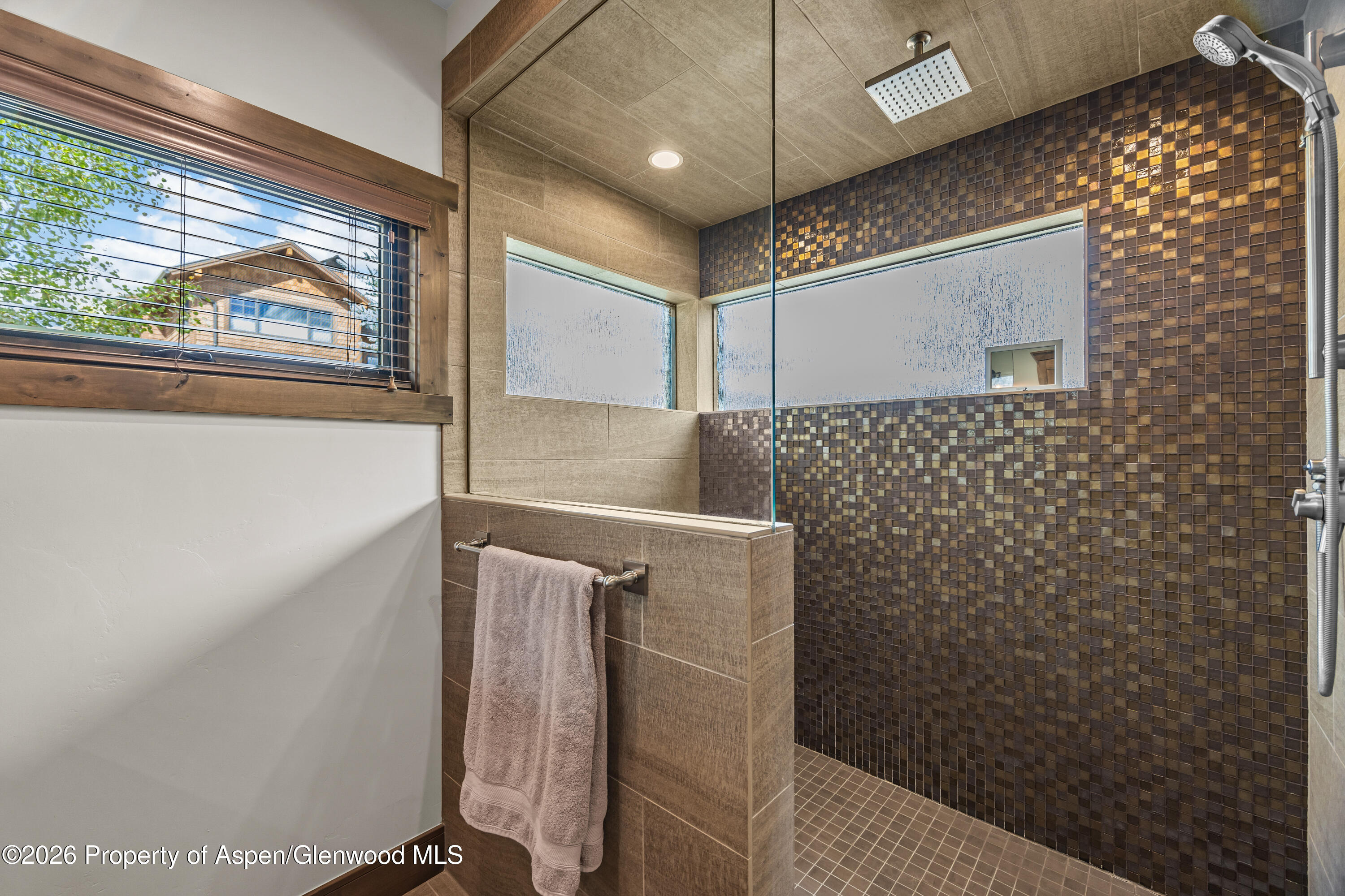 160 Red Cliff Circle Property Photo 19