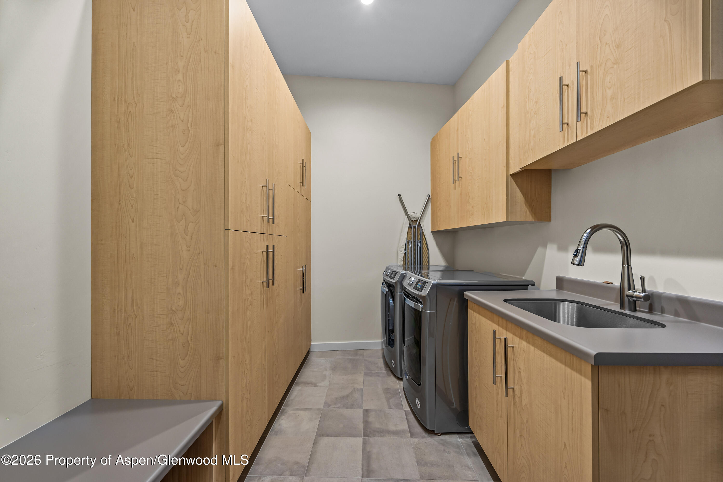 160 Red Cliff Circle Property Photo 28