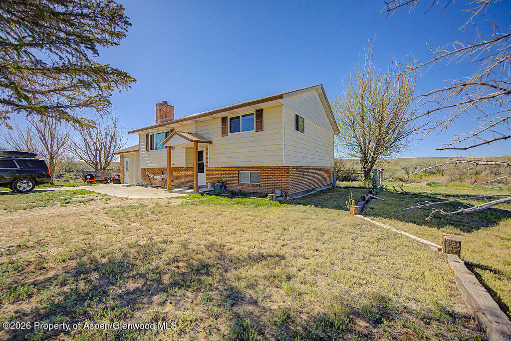 54060 Highway 318 Property Photo 5