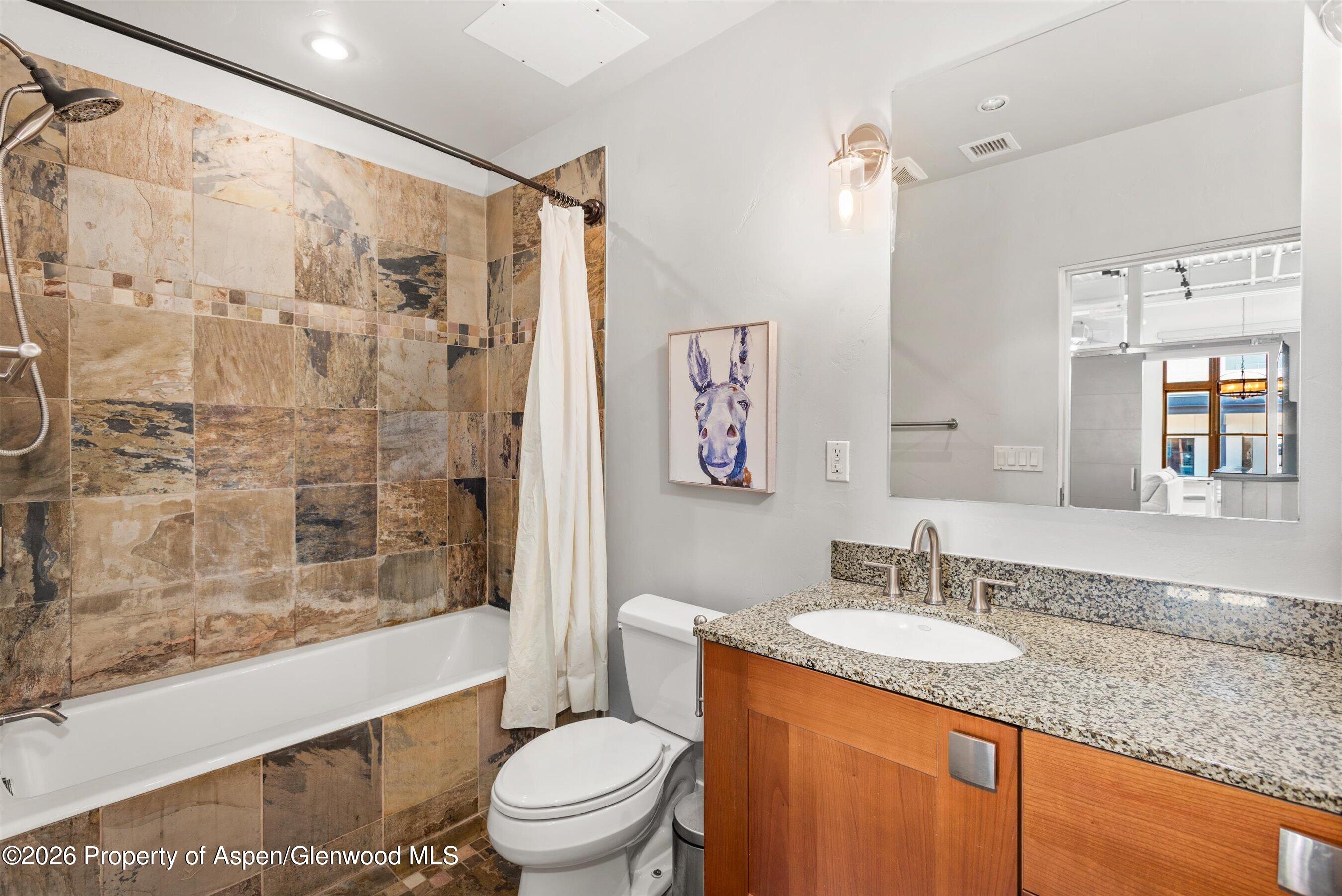 231 Robinson Street 310 Property Photo 10