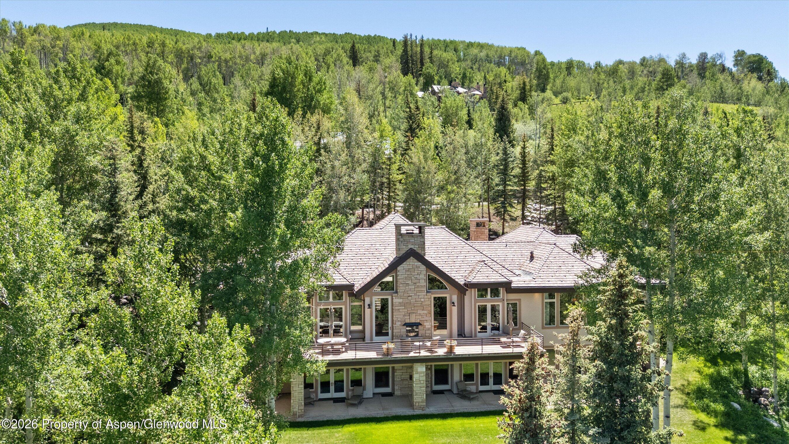 142 Aspen Way Property Photo 4