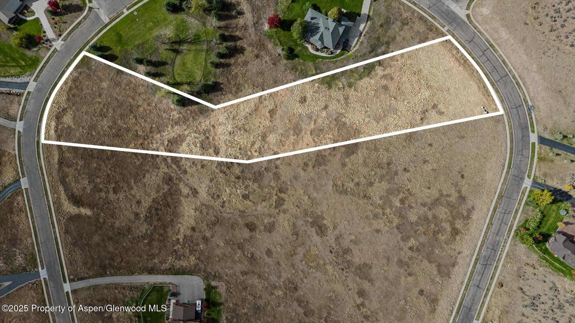 99 Red Cliff Circle Property Photo 2