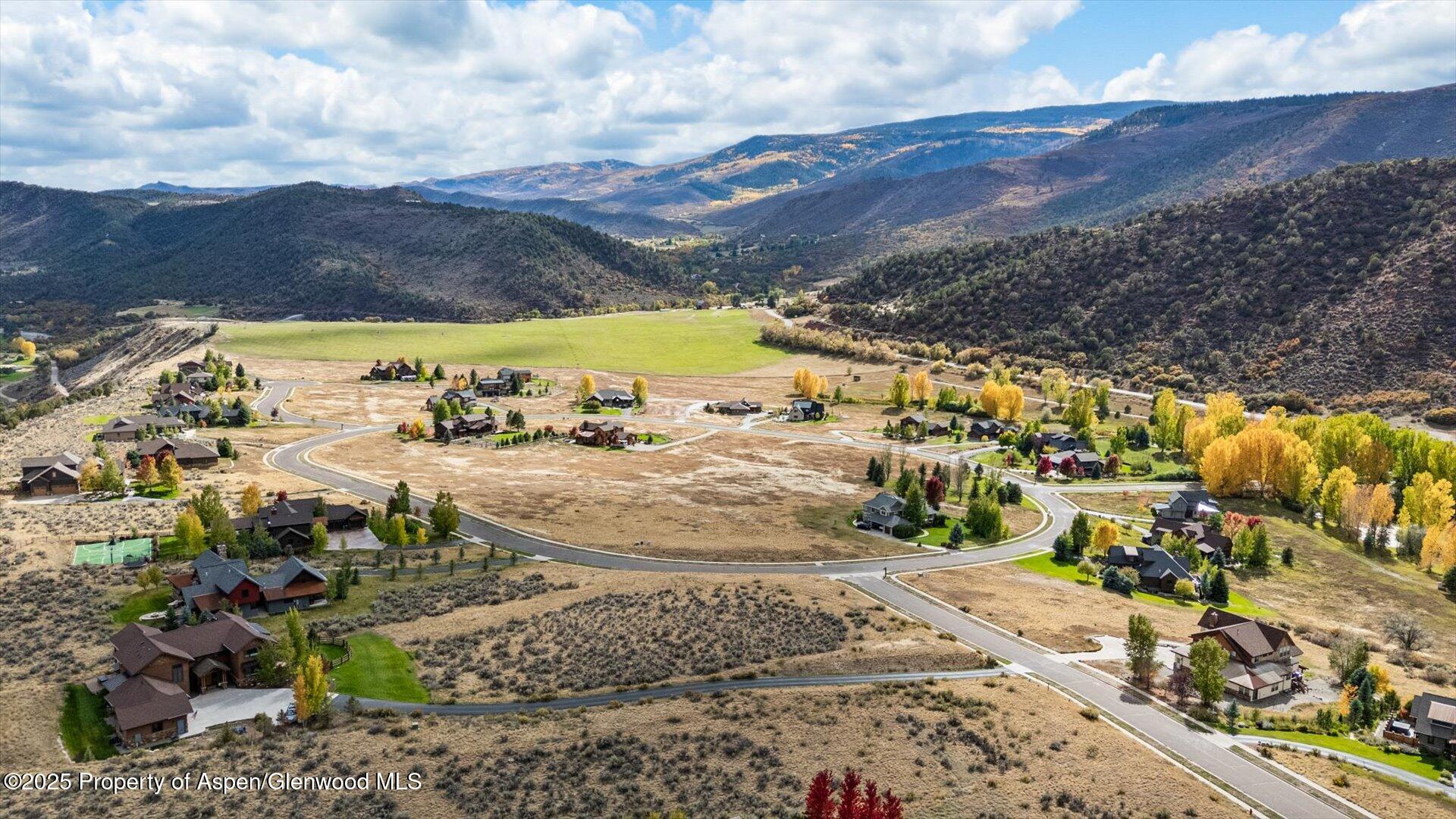99 Red Cliff Circle Property Photo 4