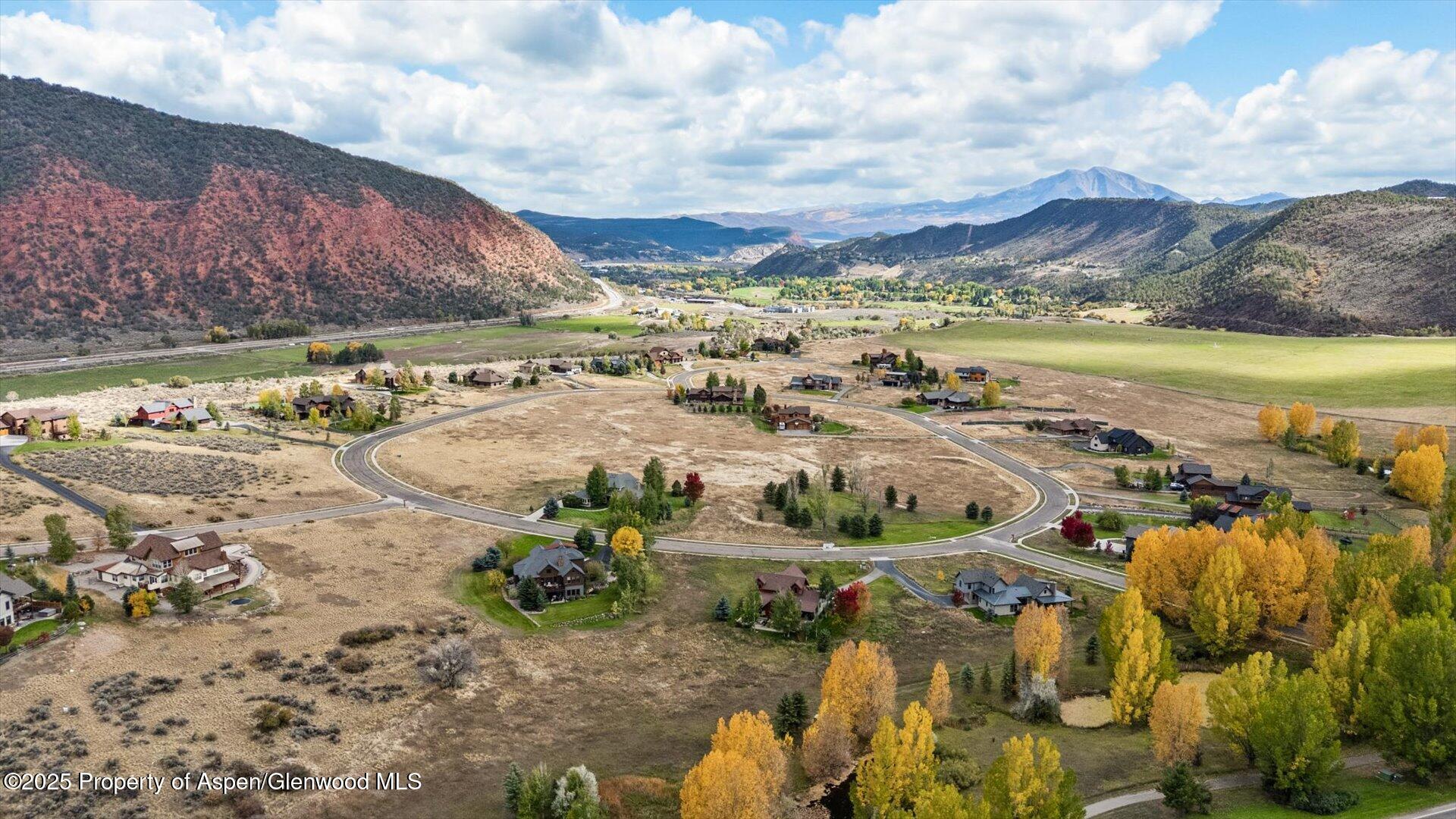 99 Red Cliff Circle Property Photo 6