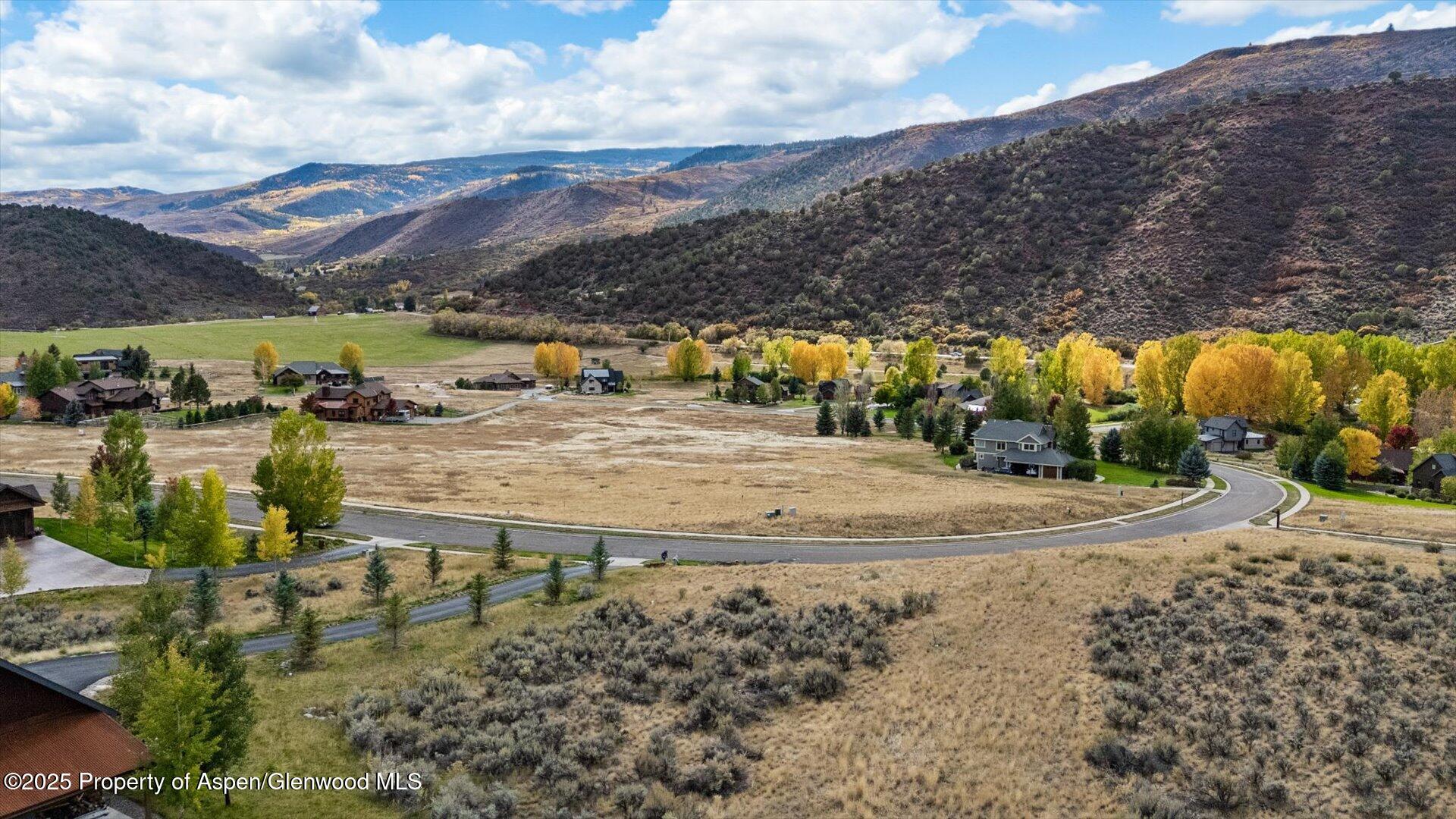 99 Red Cliff Circle Property Photo 7