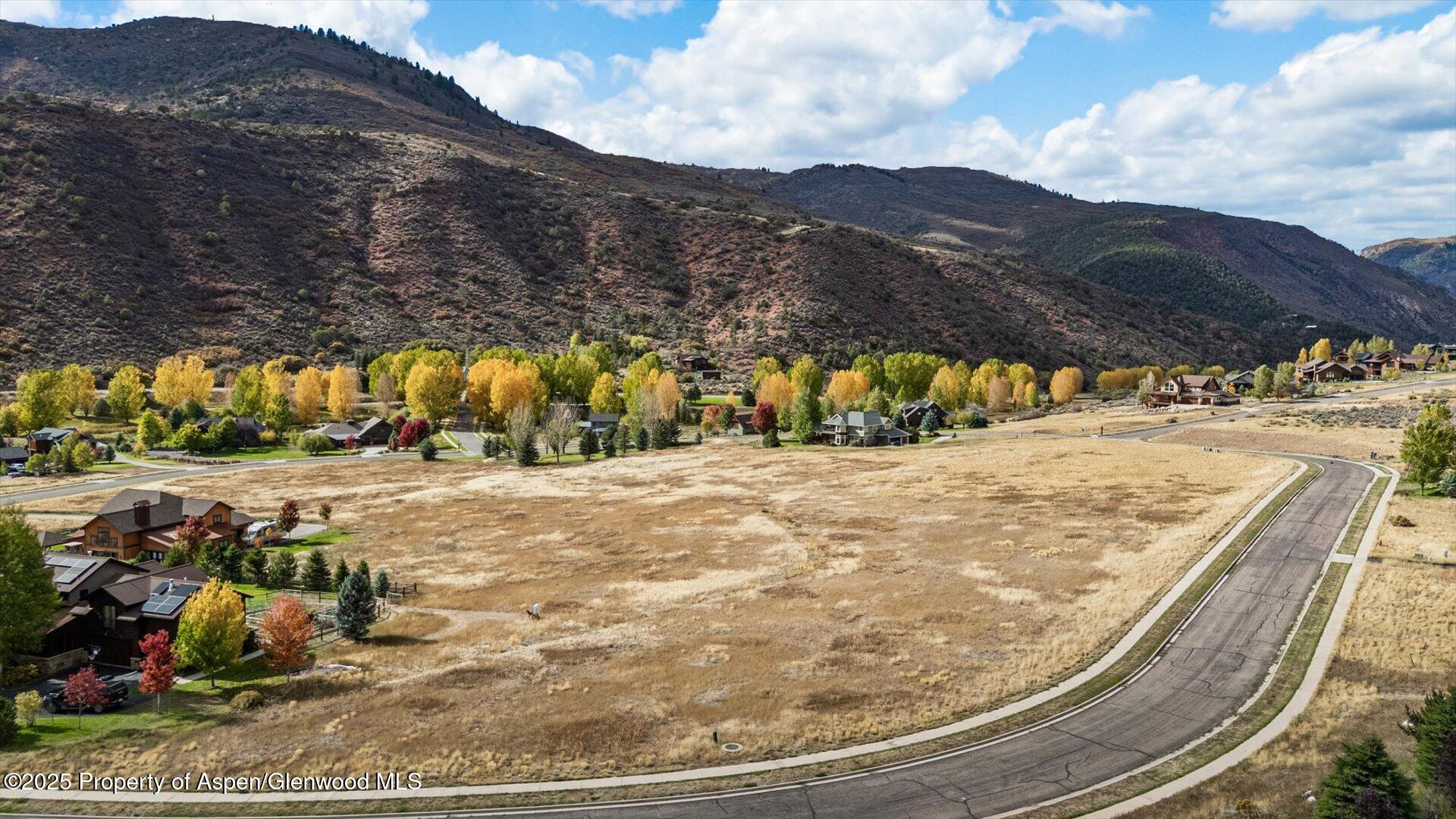 99 Red Cliff Circle Property Photo 9