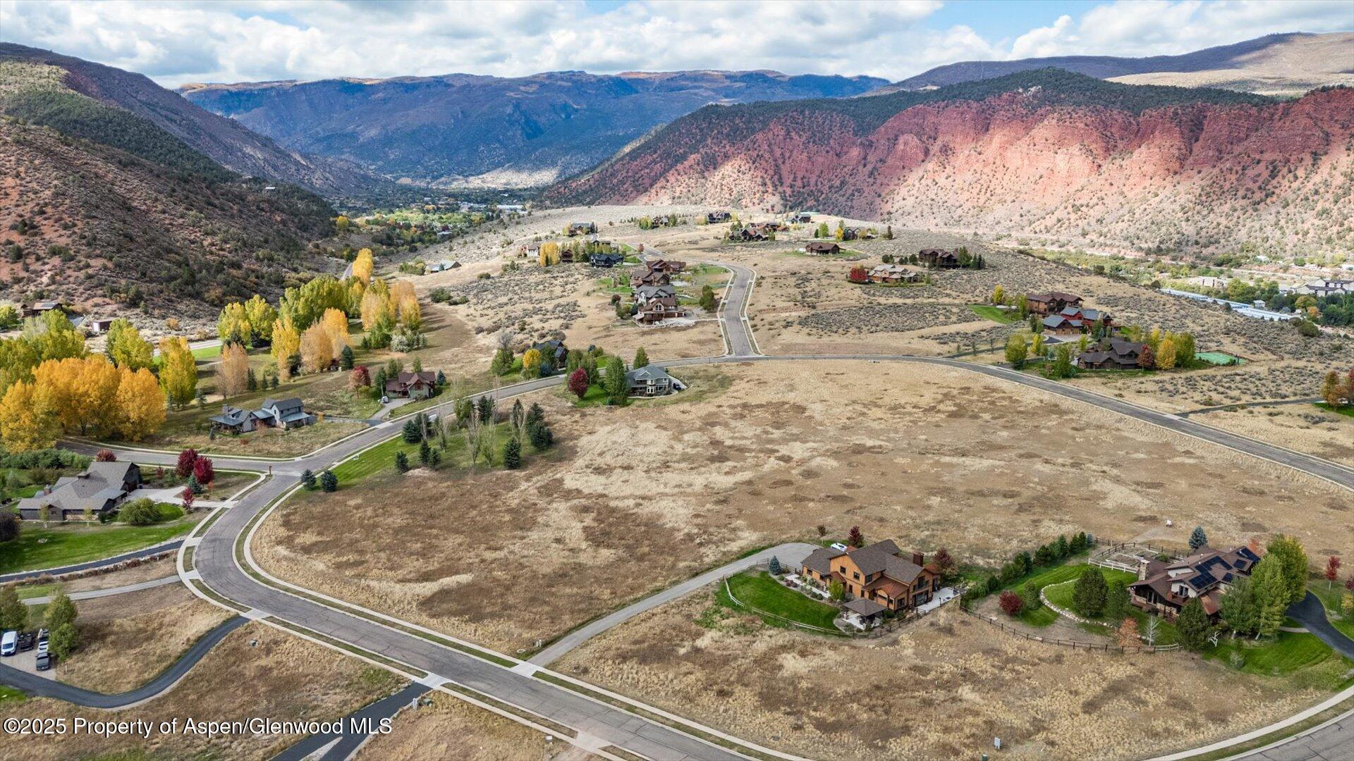 99 Red Cliff Circle Property Photo 10