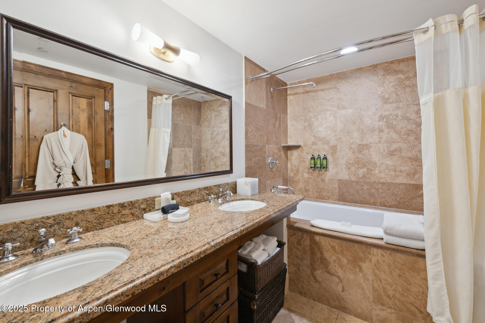 415 E Dean, Unit 44a Property Photo 6