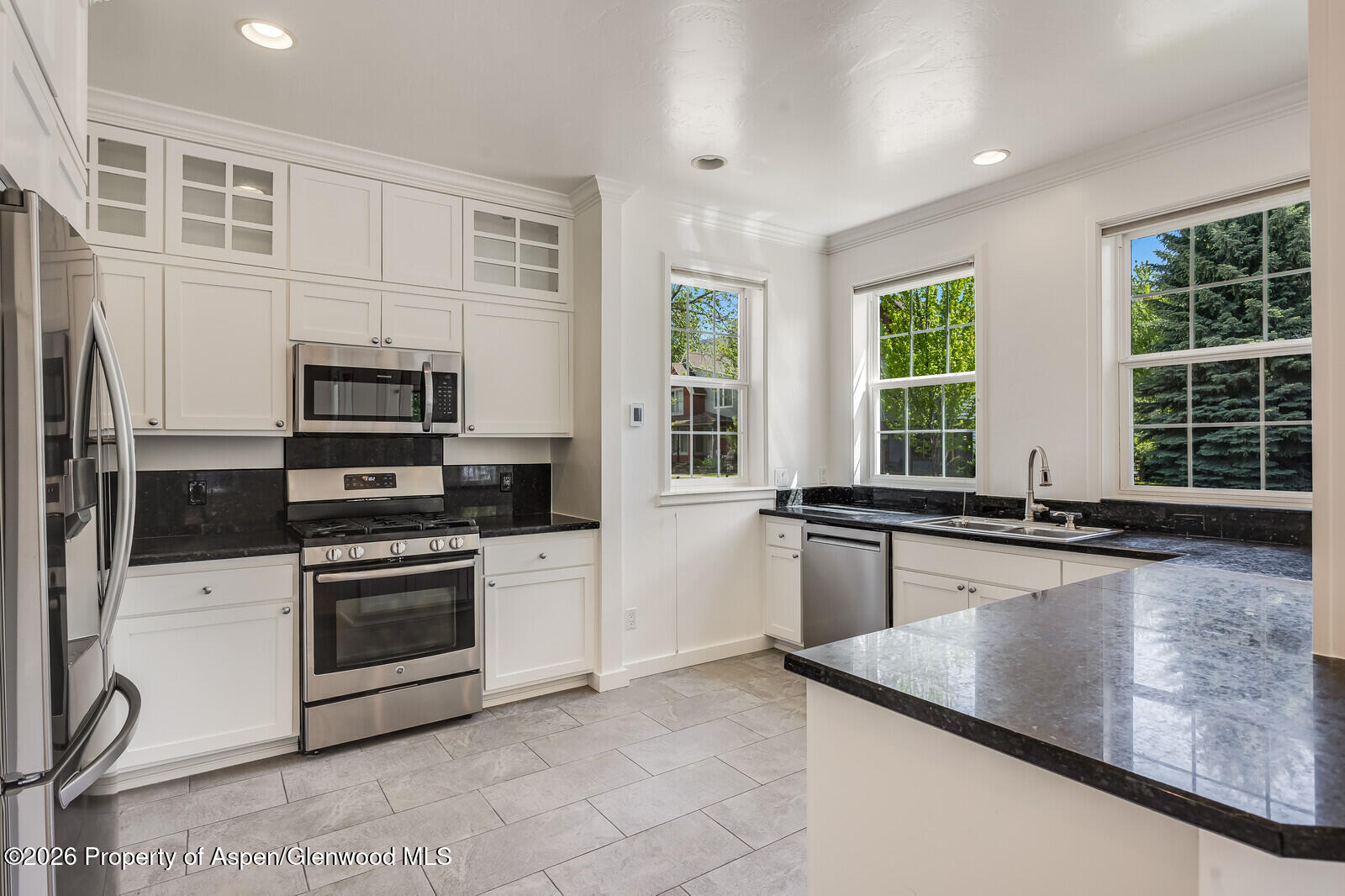 355 Meadow Drive Property Photo 10