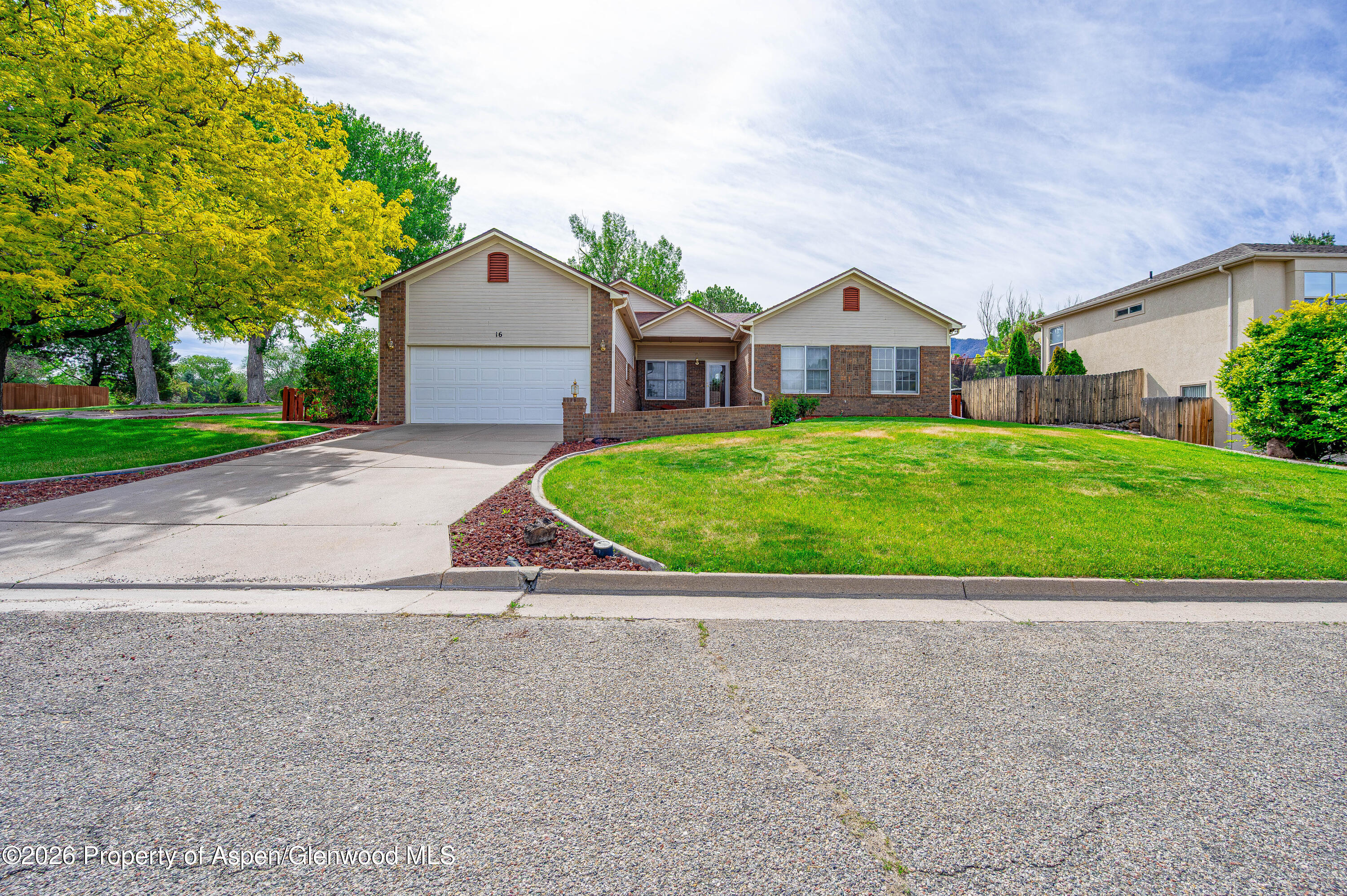 16 Green Mesa Place Property Photo 1