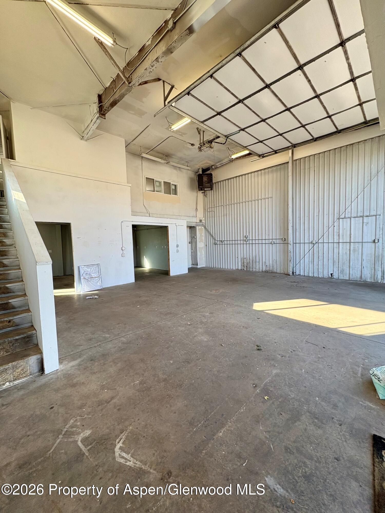 762 Industry Place 7 Property Photo 4