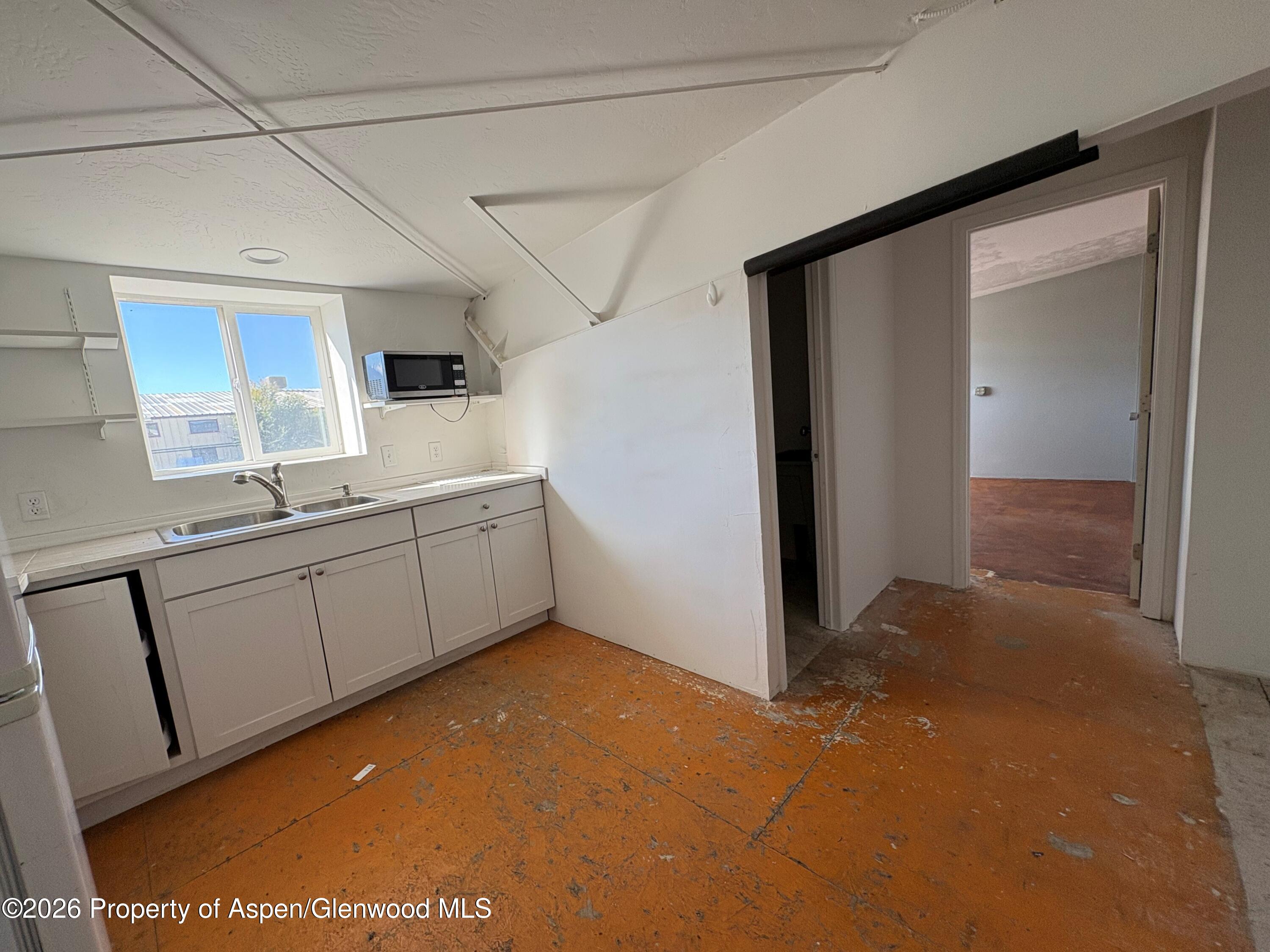 762 Industry Place 7 Property Photo 8
