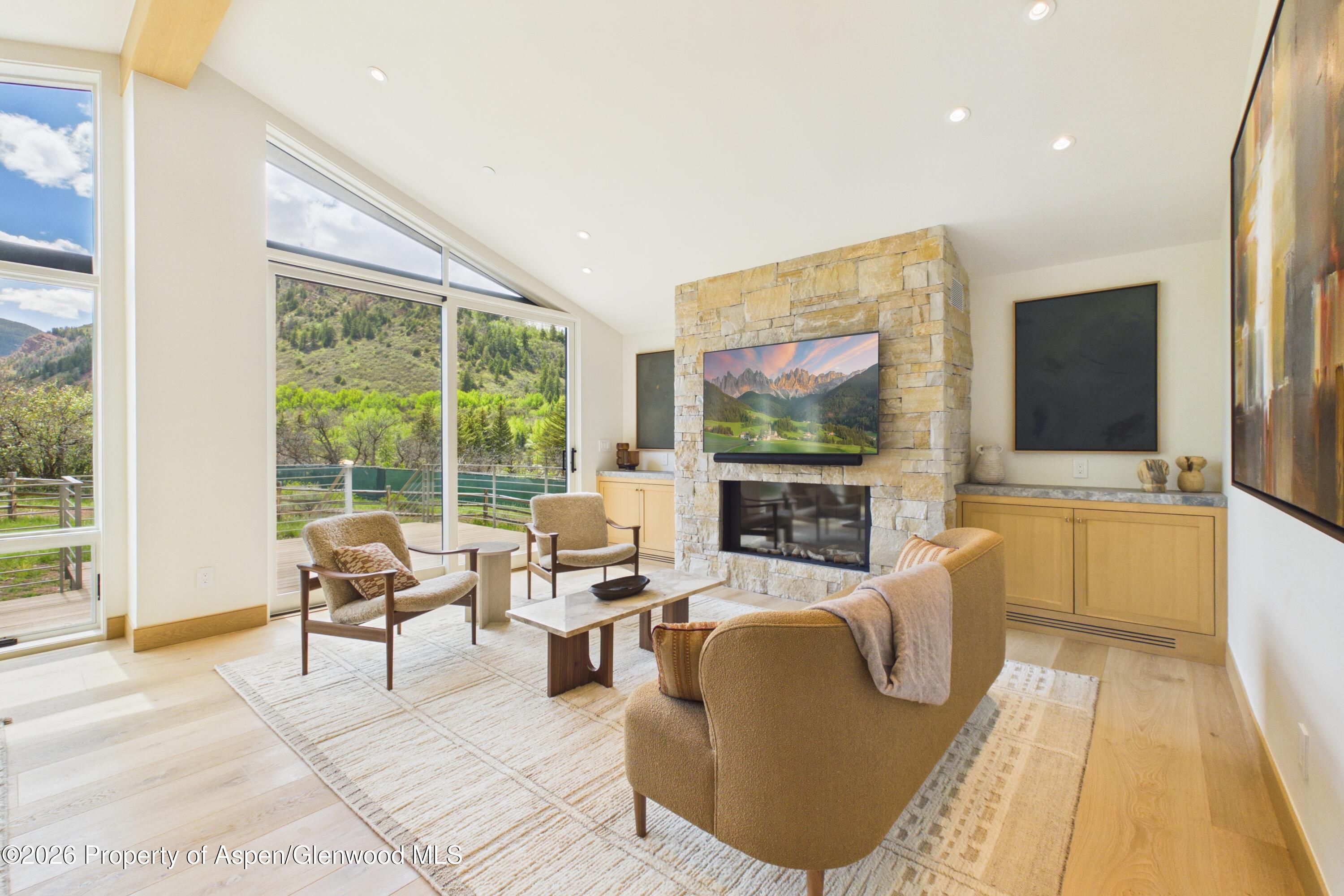 45 Glen Eagles Road Property Photo 2