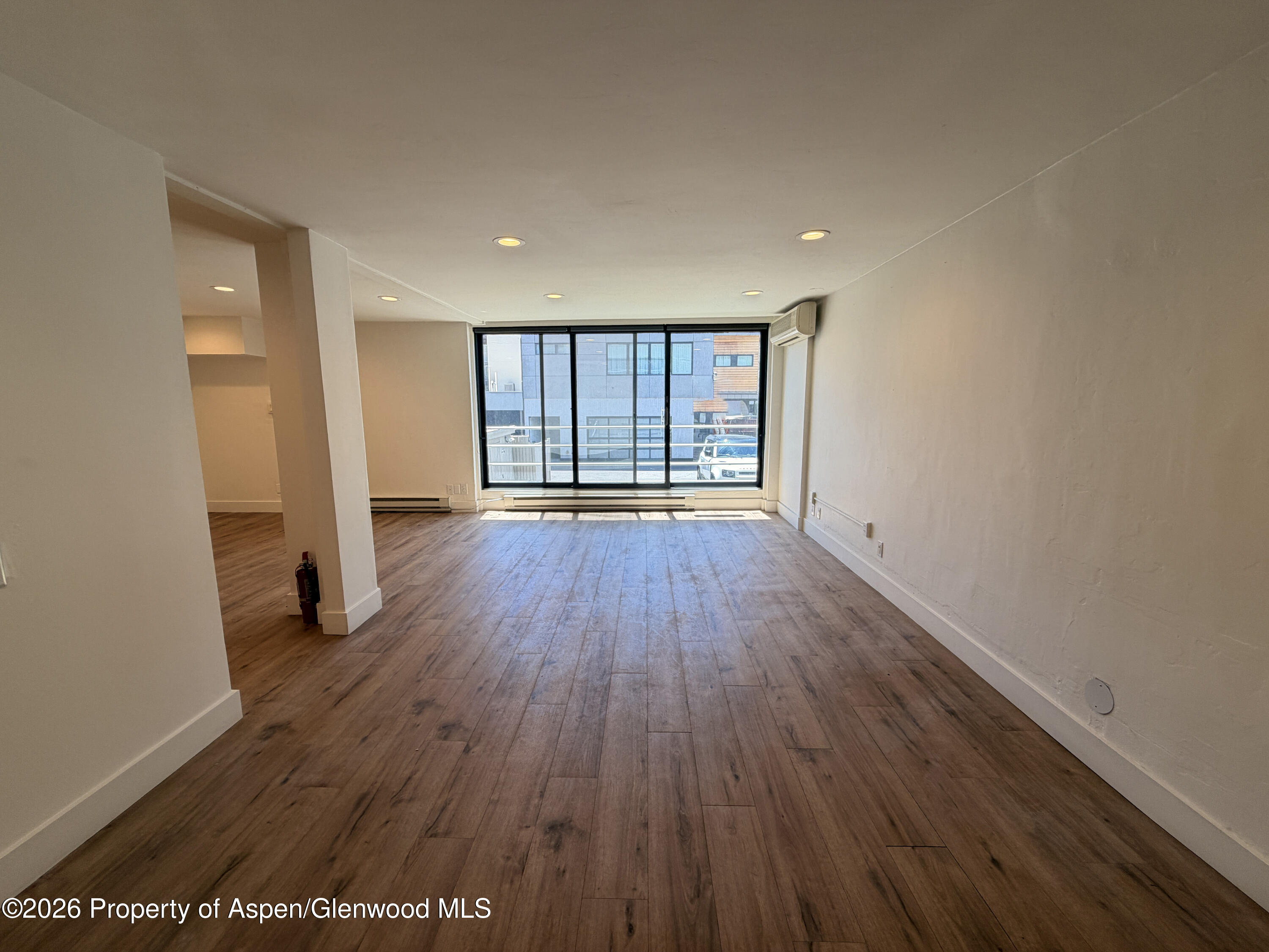 601 E Hopkins Avenue 202 Property Photo 1