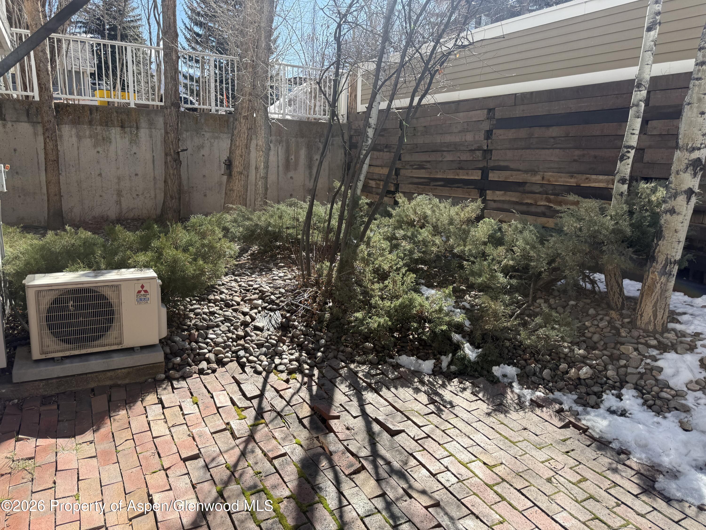 617 W Main Street B Property Photo 8