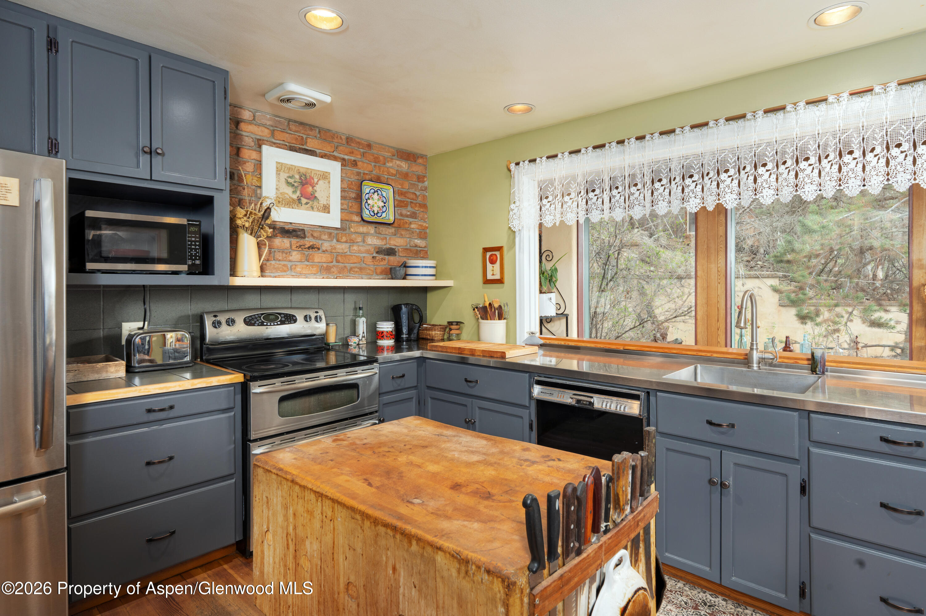 422 Sopris Creek Road Property Photo 14