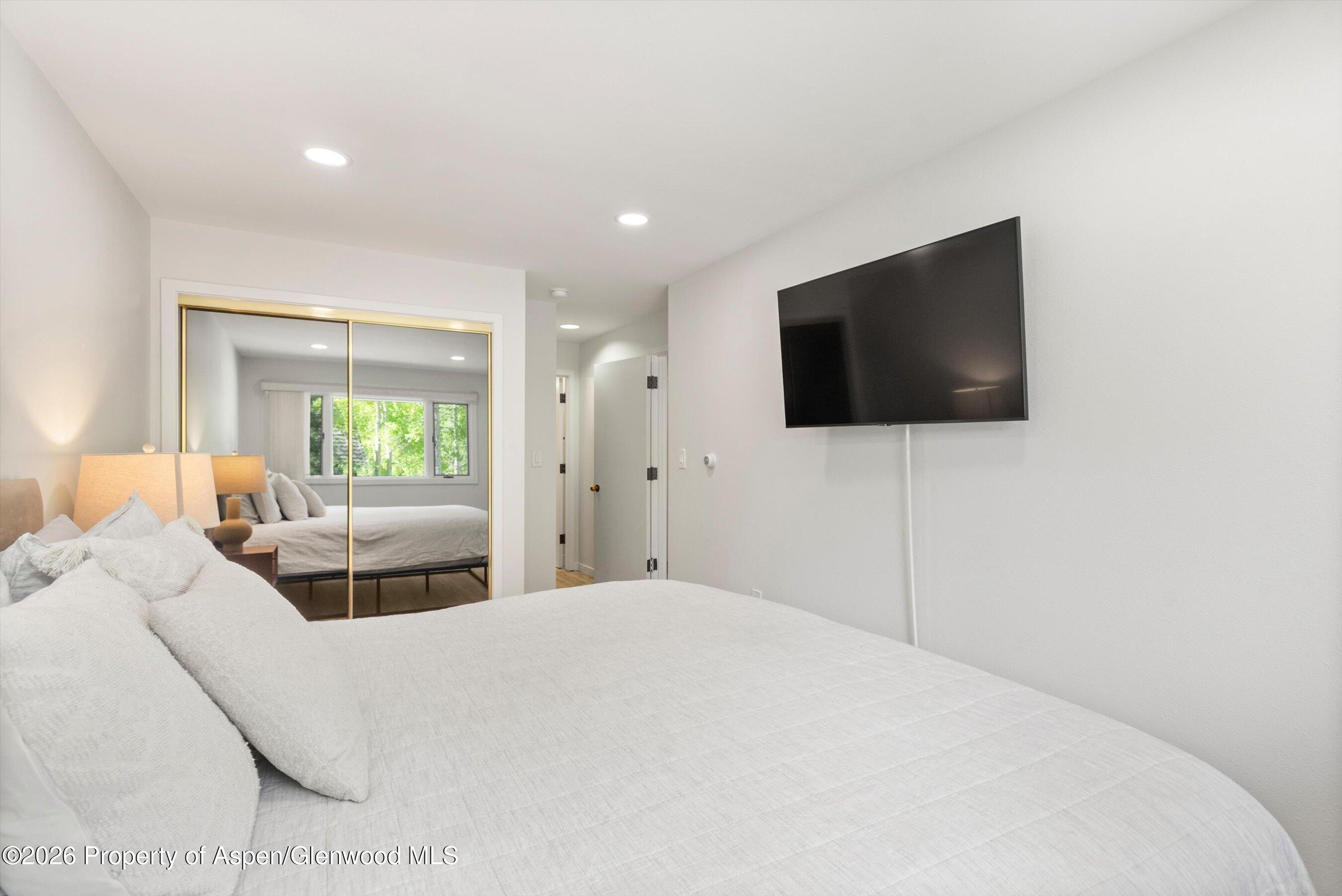 100 E Dean Street 1d Property Photo 12