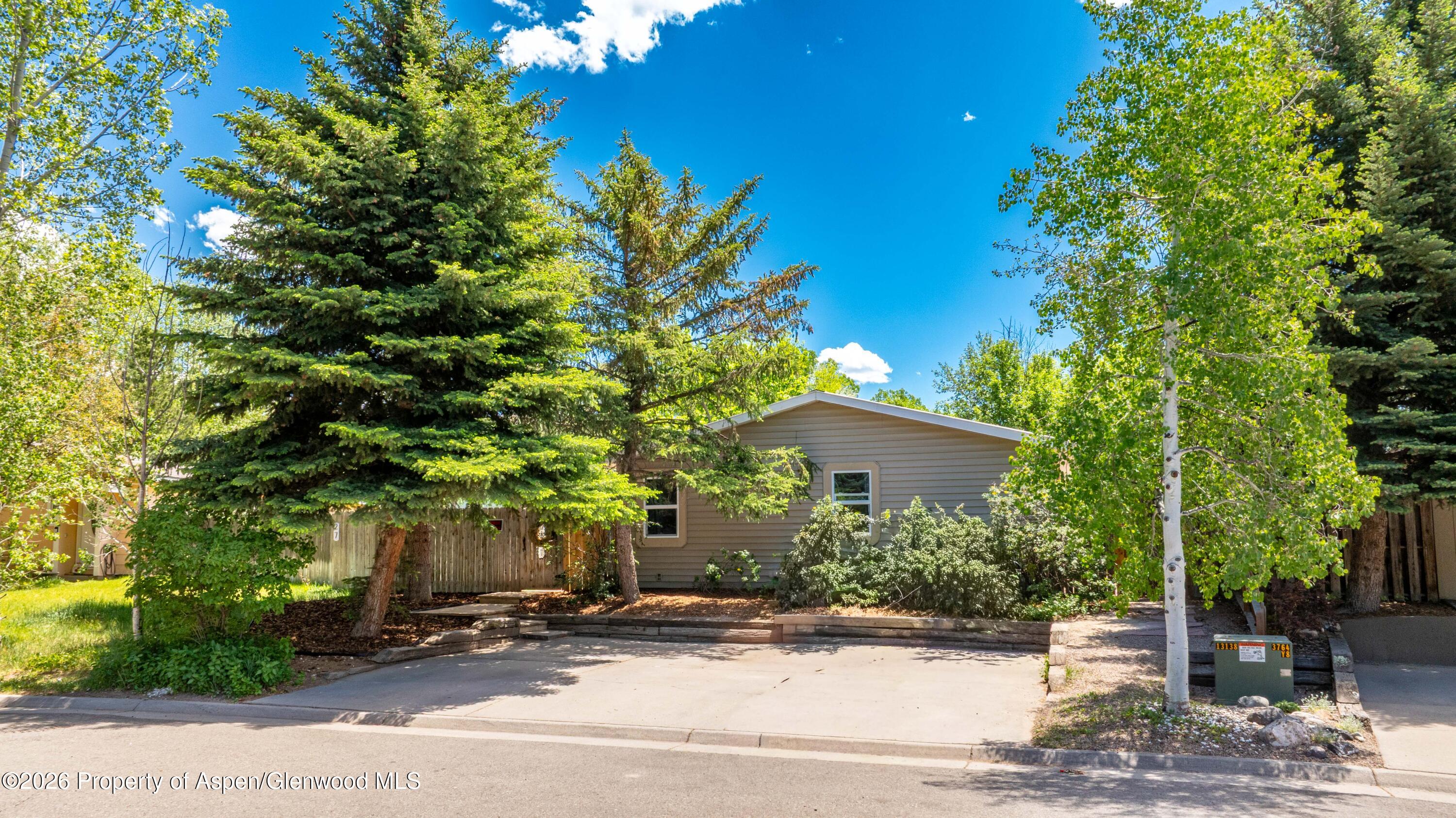 27 Pica Lane Property Photo 2