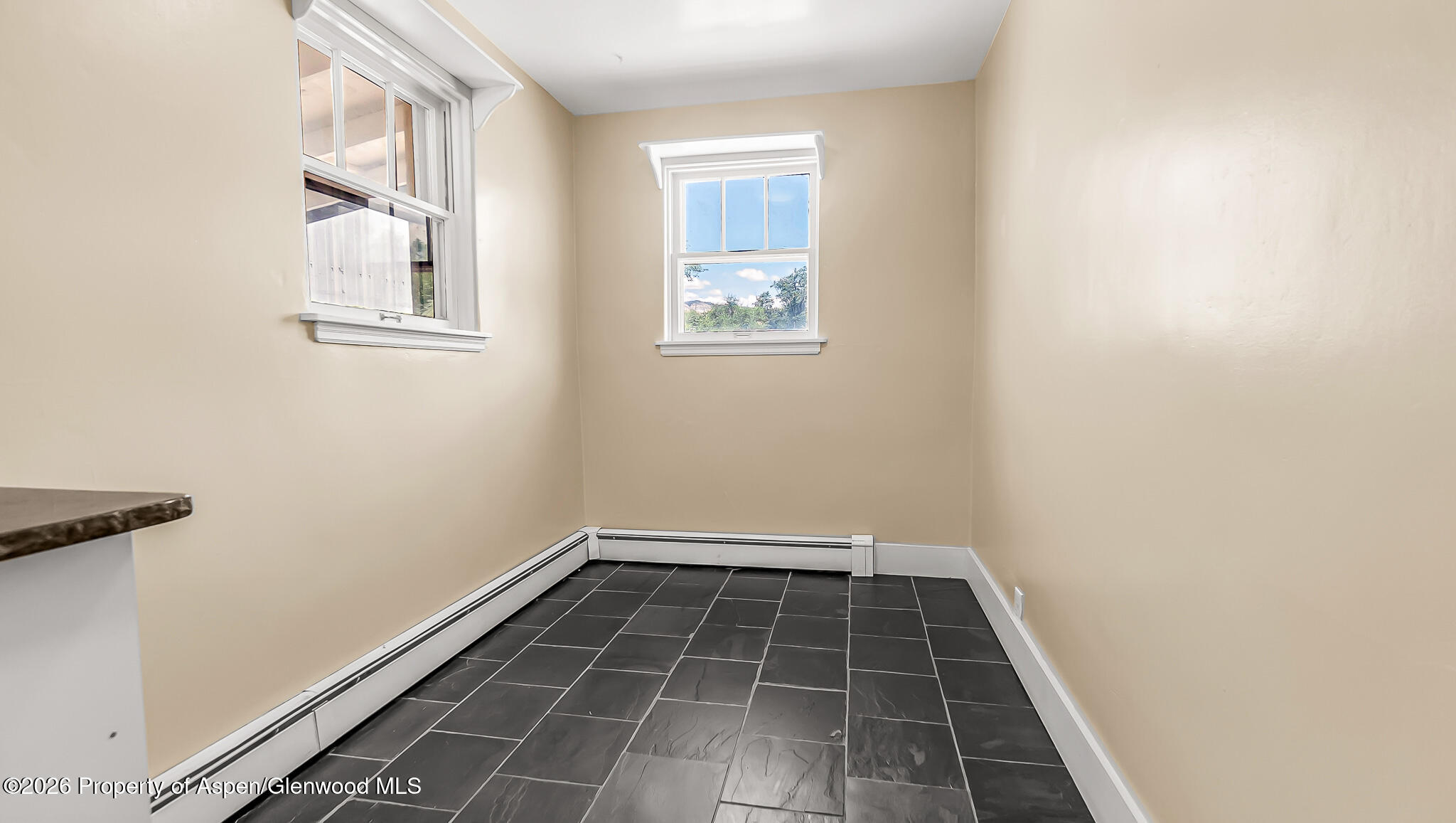208 E 3rd Street Property Photo 9