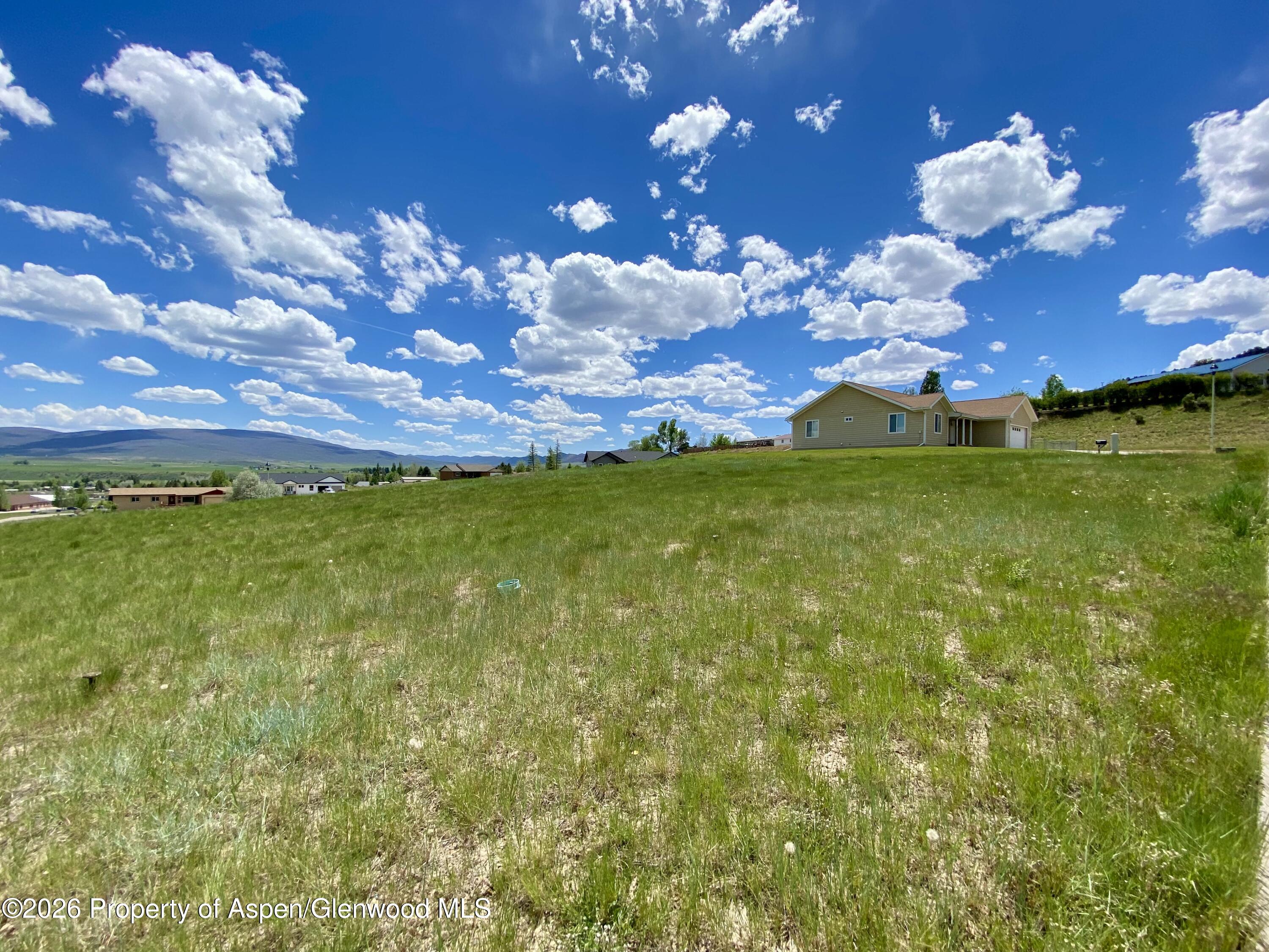 1158 Bissell Circle Property Photo 3