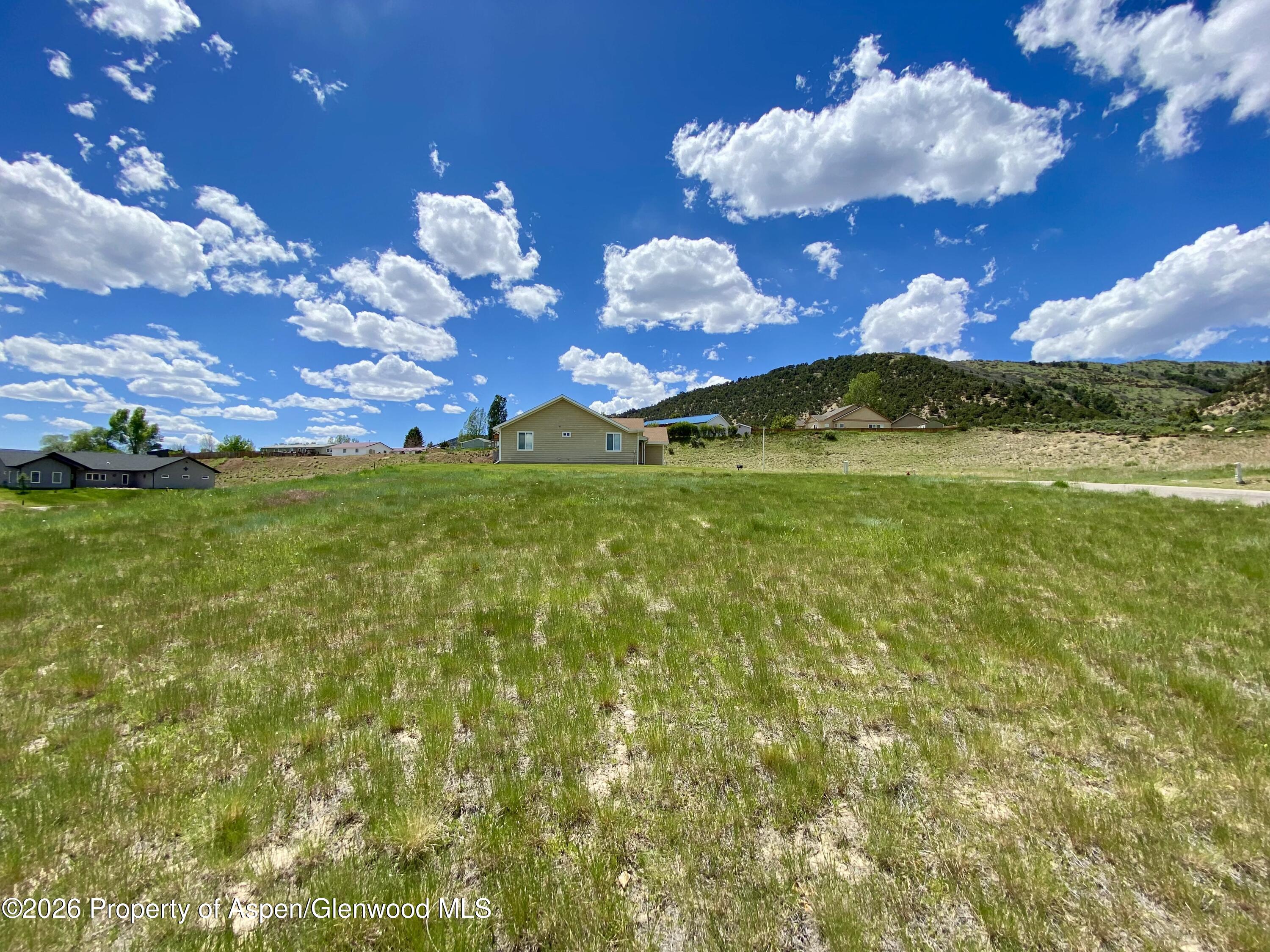 1158 Bissell Circle Property Photo 4