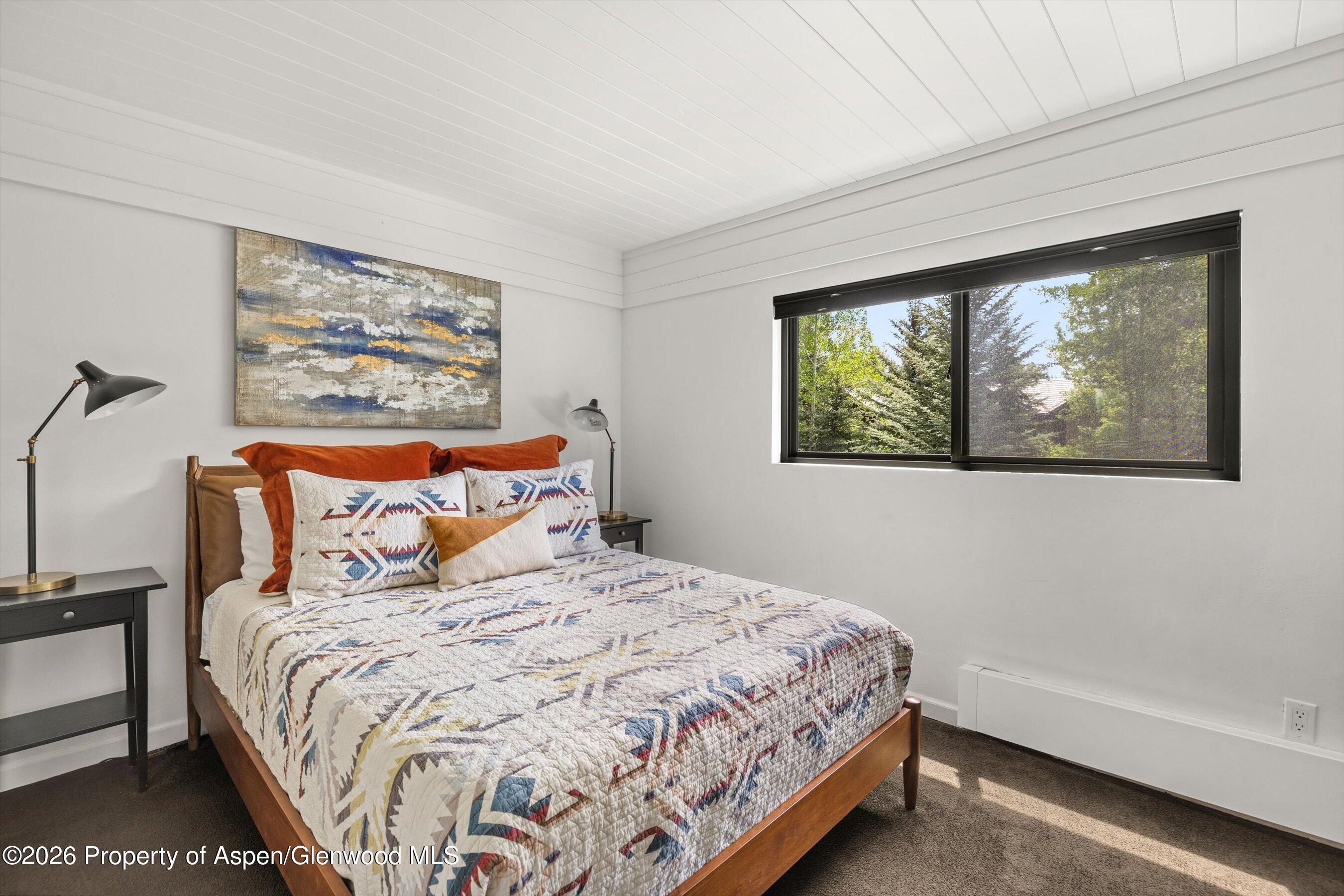 941 Vine Street Property Photo 7