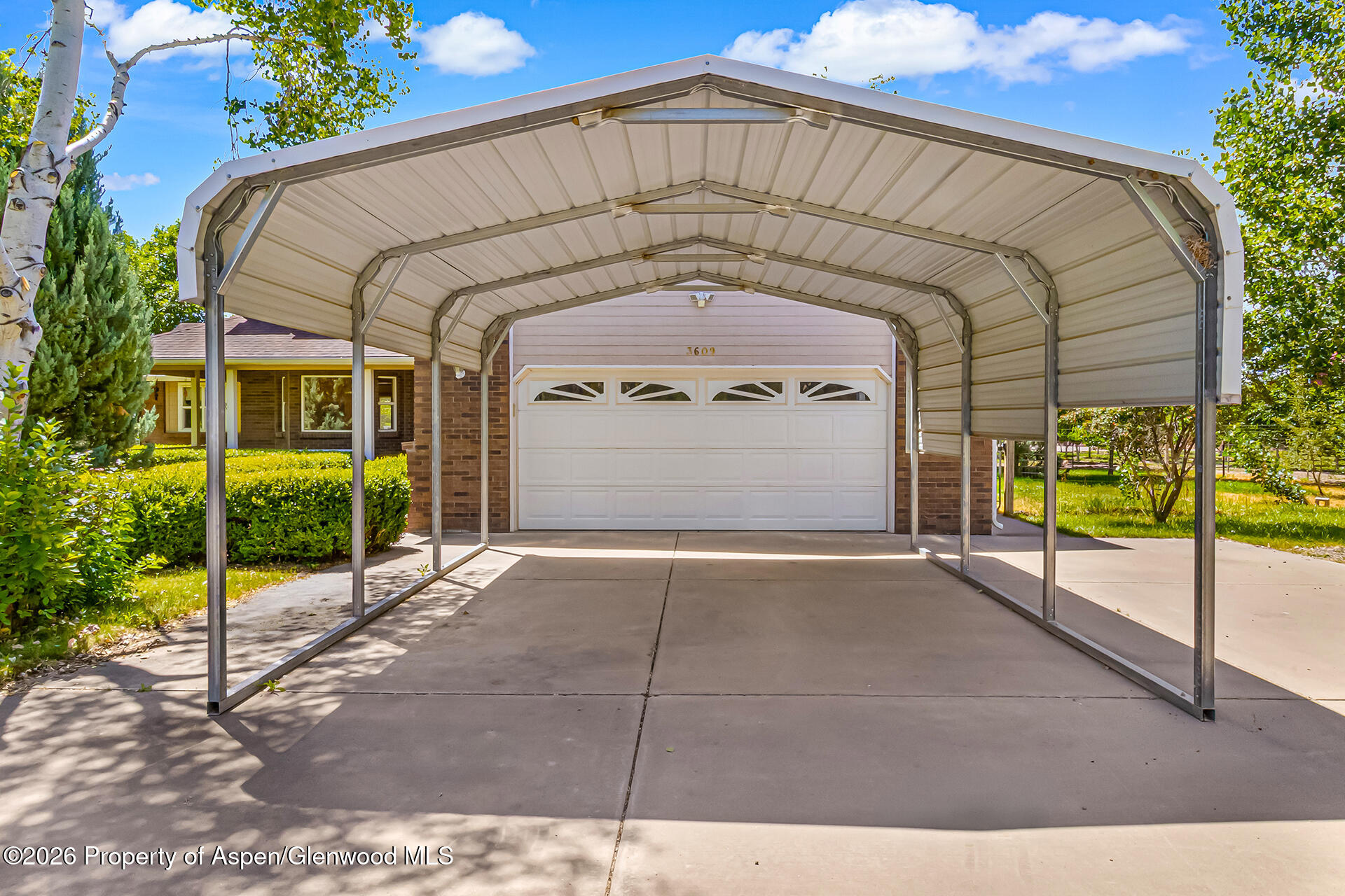3609 G Road Property Photo 5