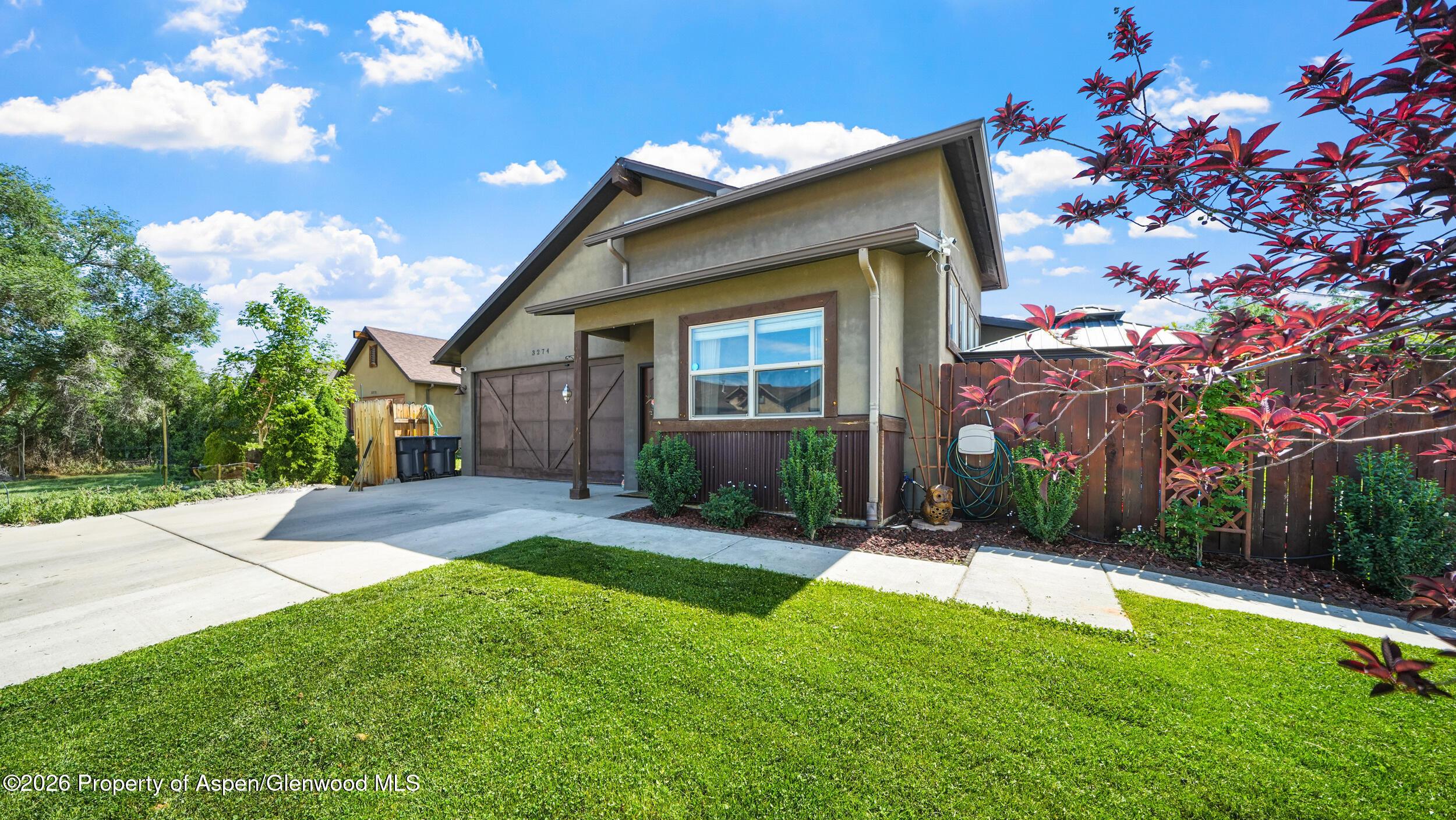 3274 Deerfield Avenue Property Photo 4
