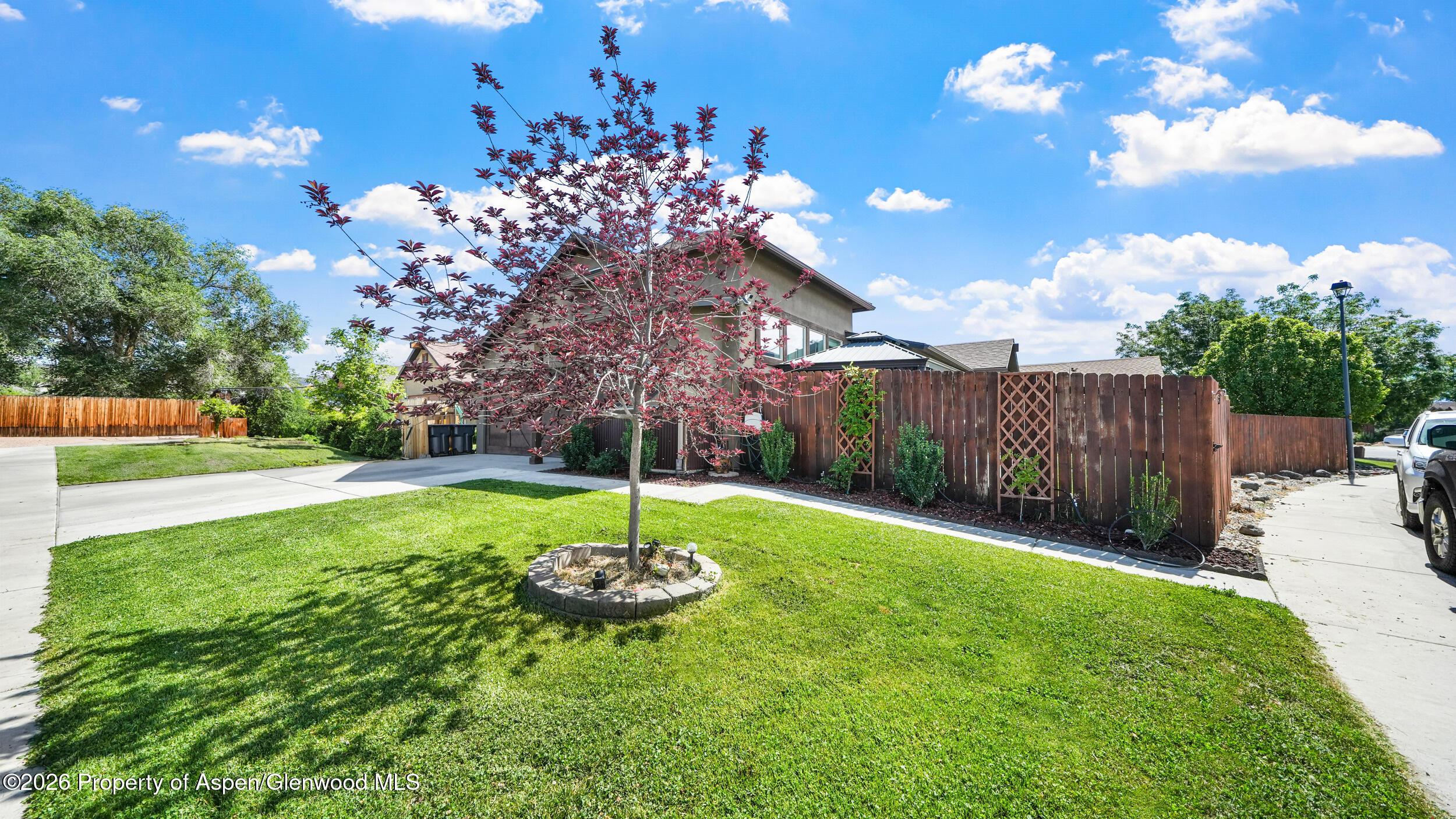 3274 Deerfield Avenue Property Photo 5