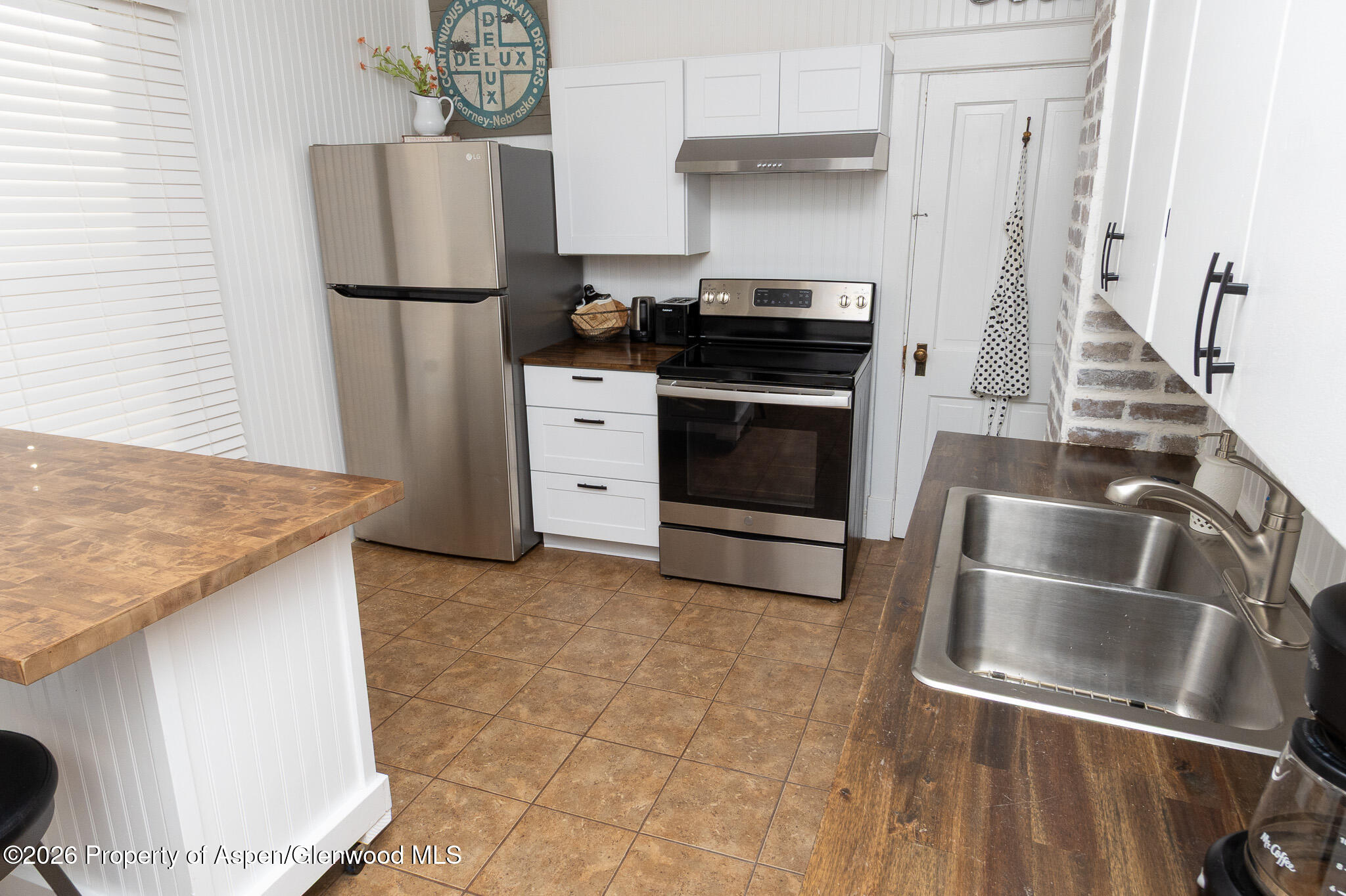 112 Main Street Property Photo 5