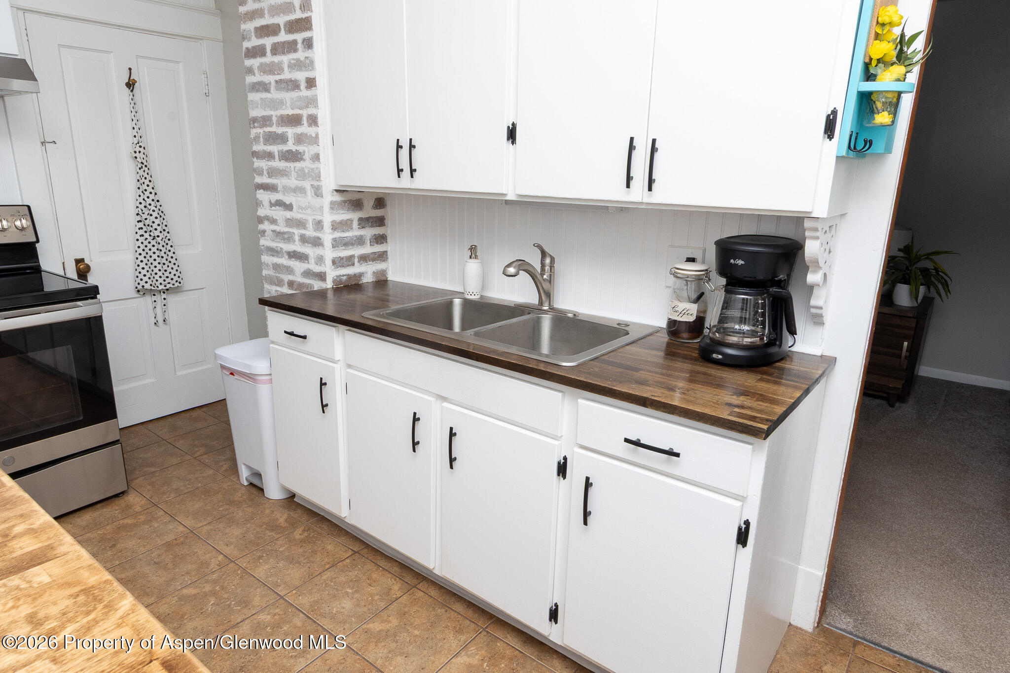 112 Main Street Property Photo 6