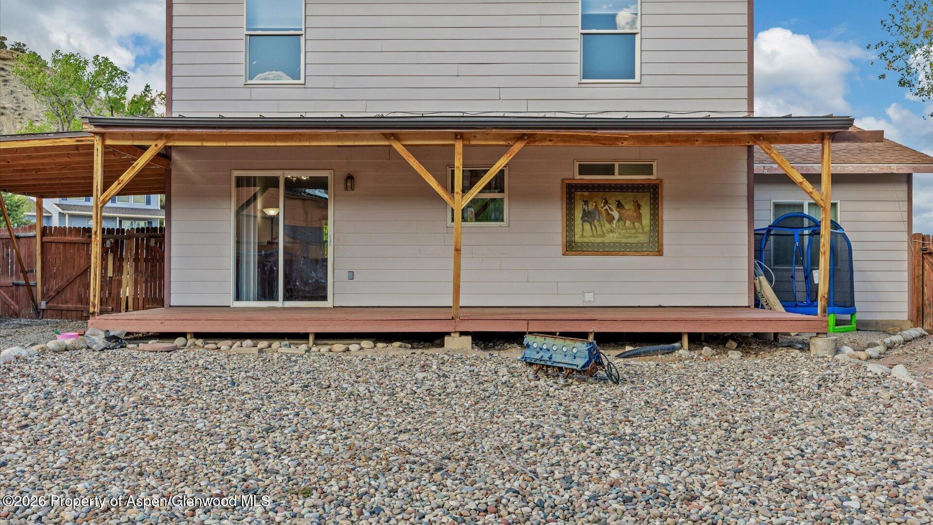 2615 Apache Court Property Photo 2