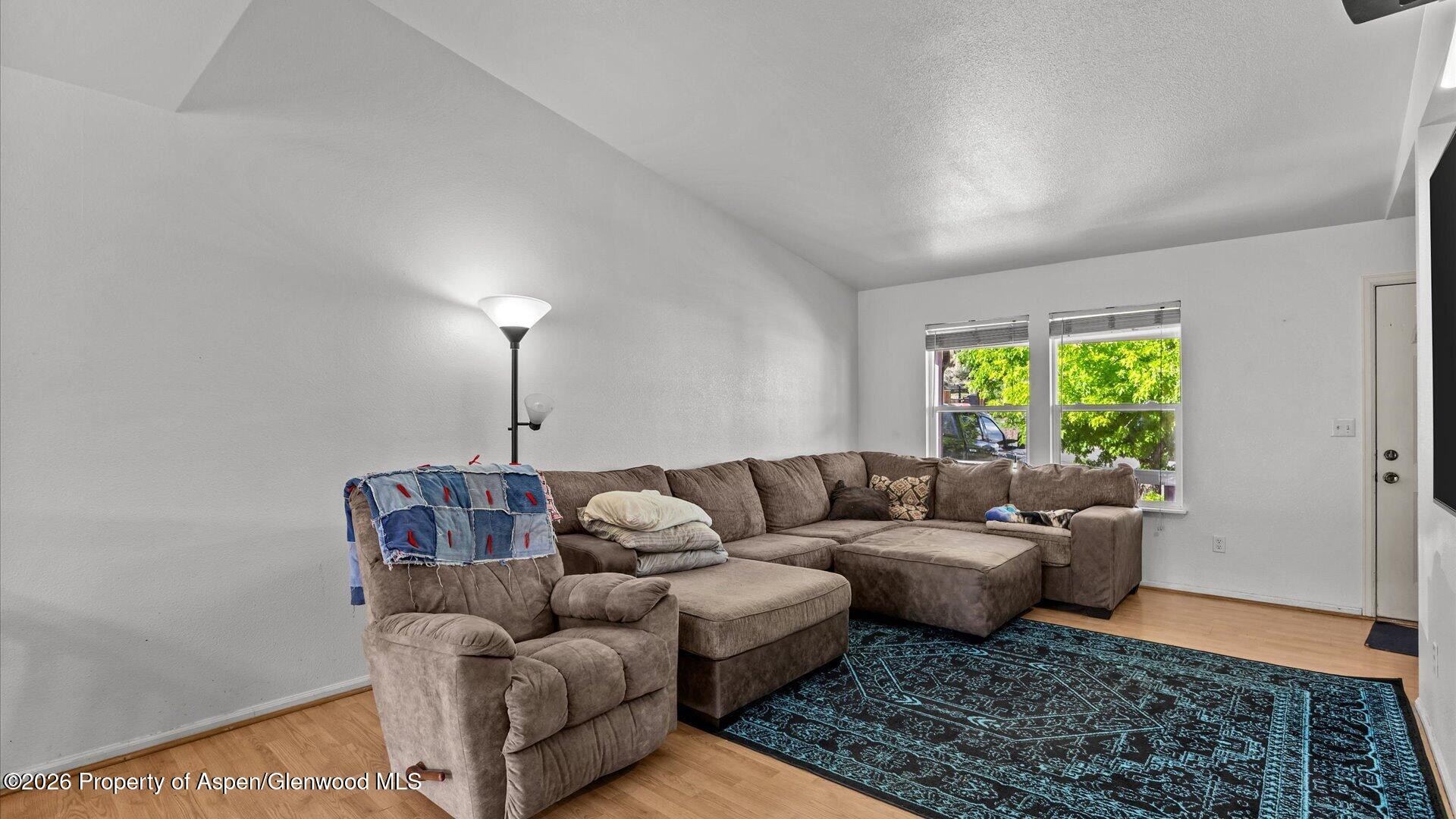 2615 Apache Court Property Photo 5