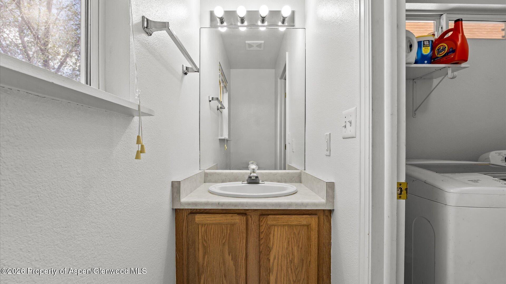 2615 Apache Court Property Photo 13