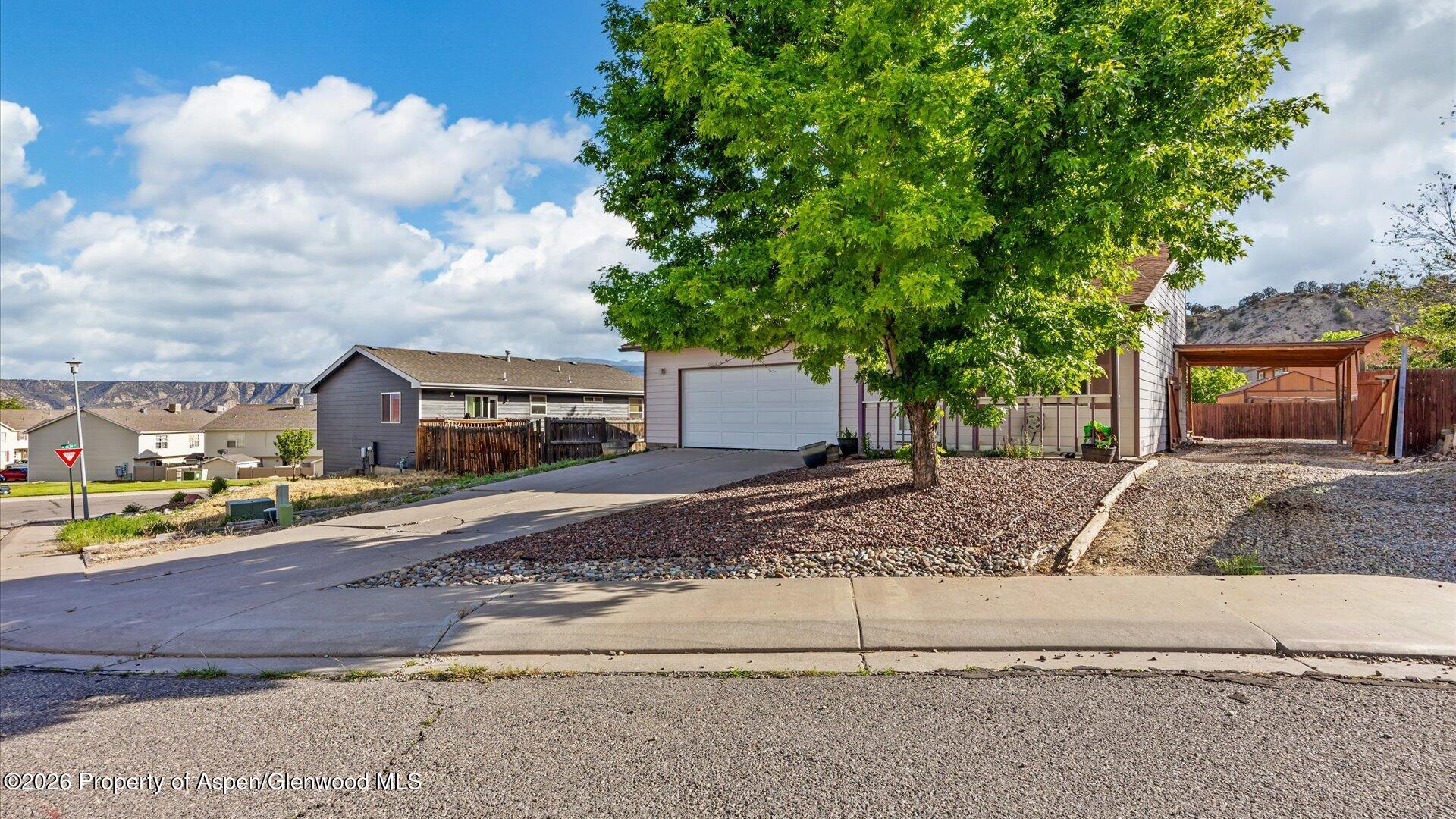 2615 Apache Court Property Photo 22