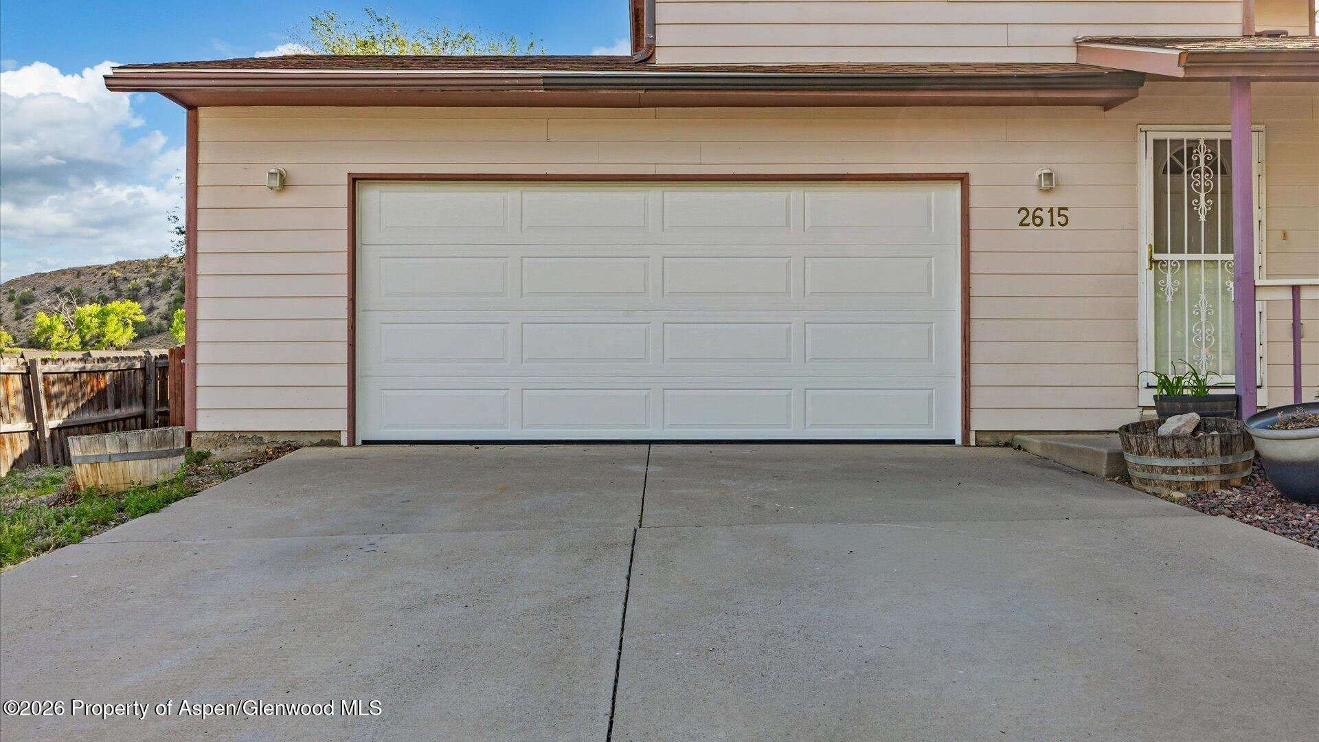2615 Apache Court Property Photo 24