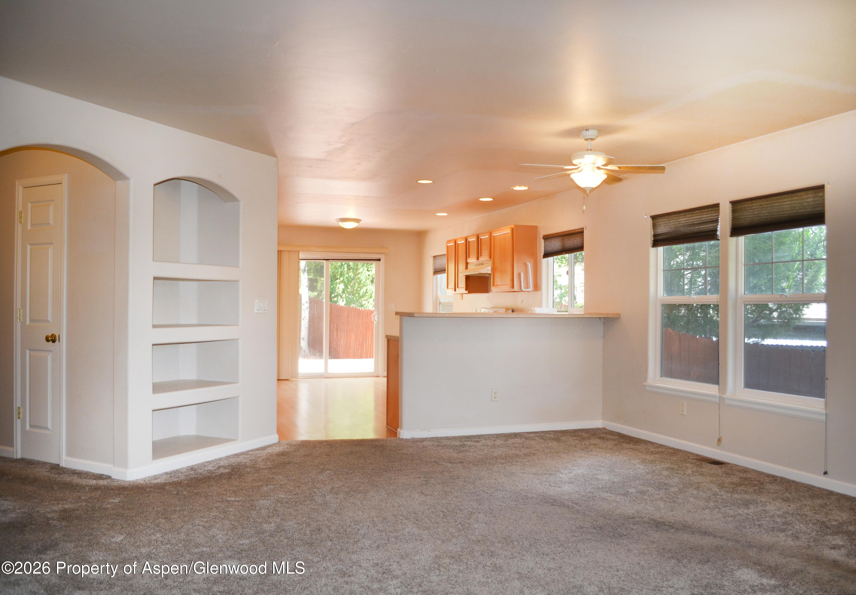 608 Lariat Loop Property Photo 6