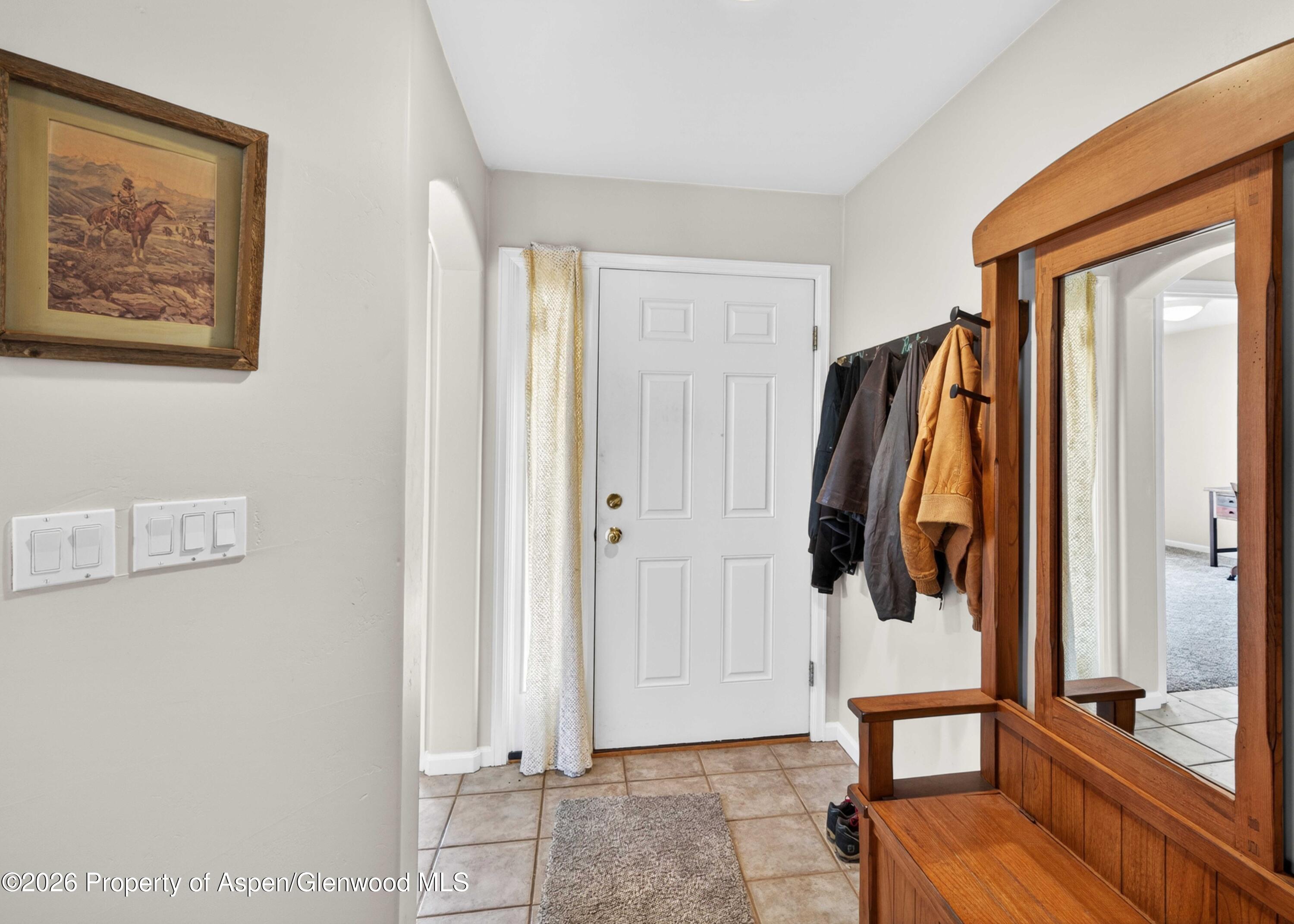 608 Lariat Loop Property Photo 10