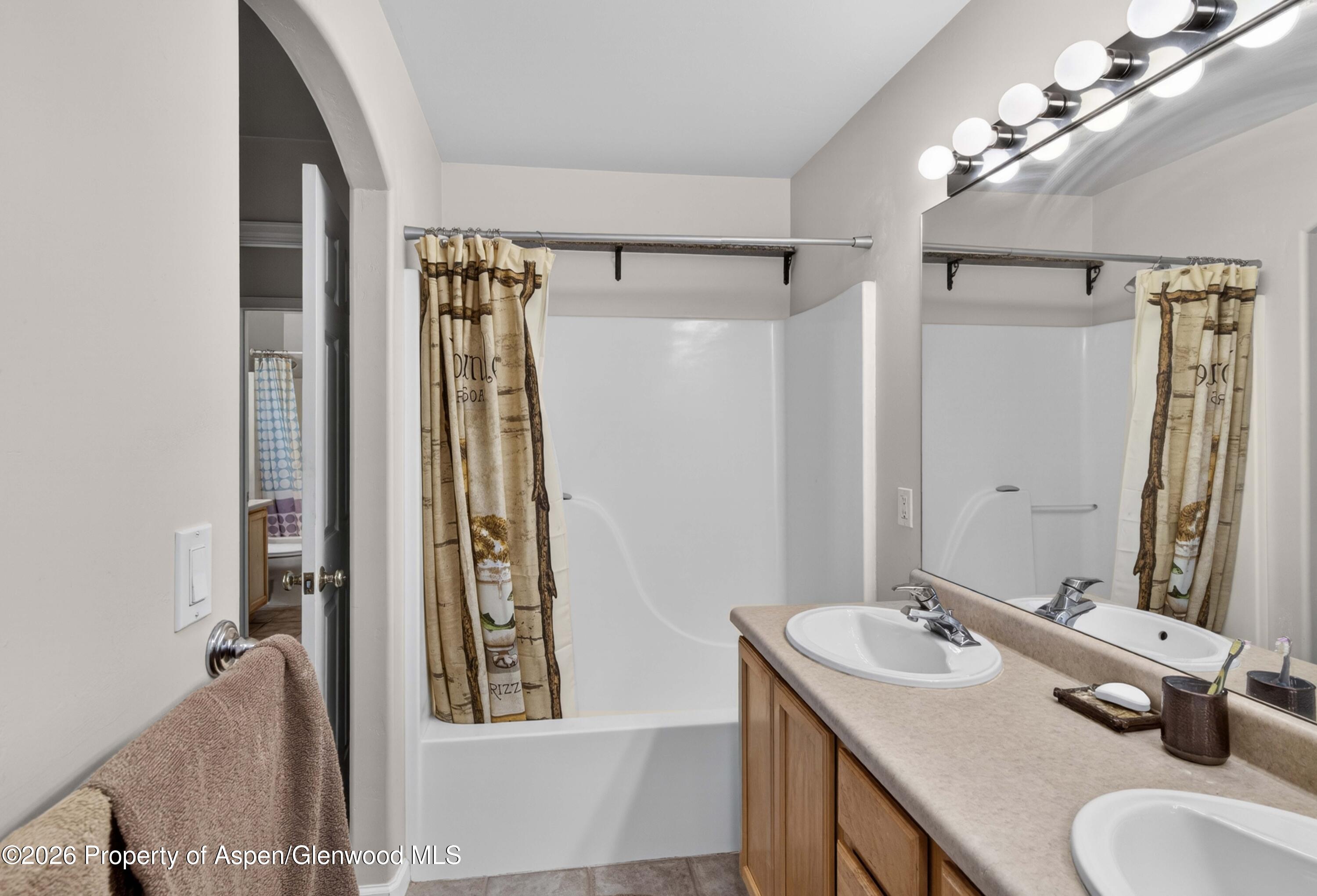 608 Lariat Loop Property Photo 13