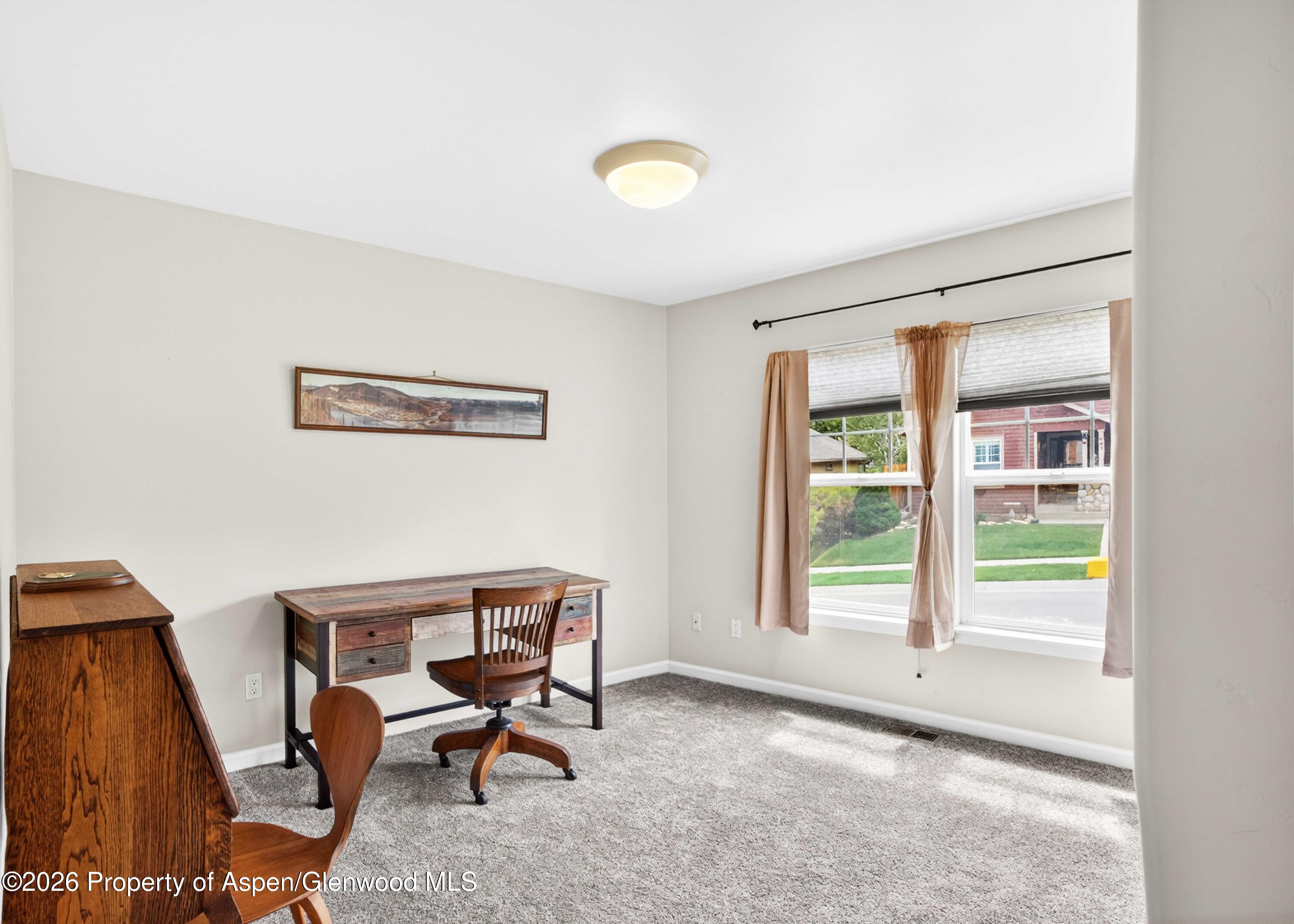 608 Lariat Loop Property Photo 17