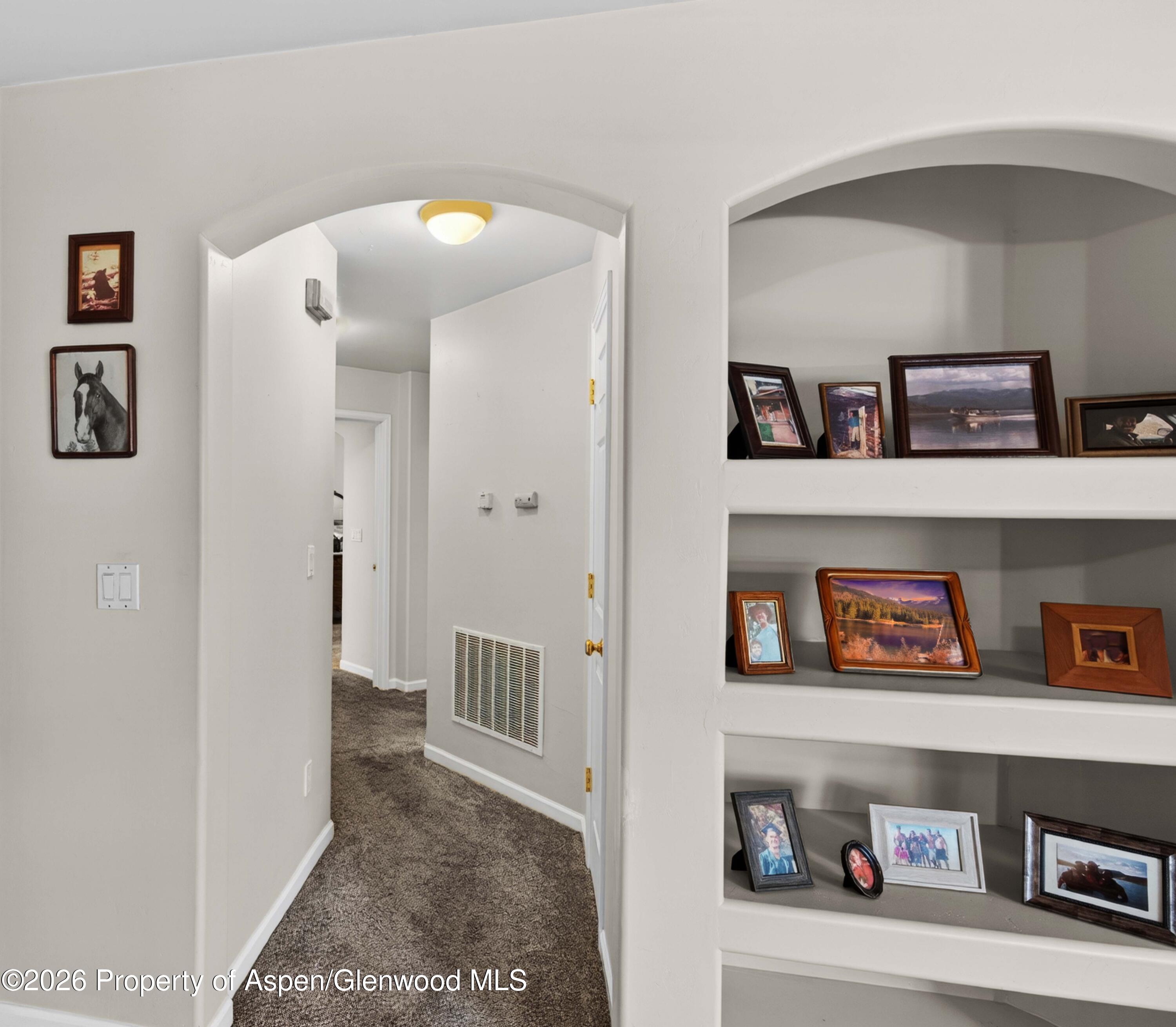 608 Lariat Loop Property Photo 18