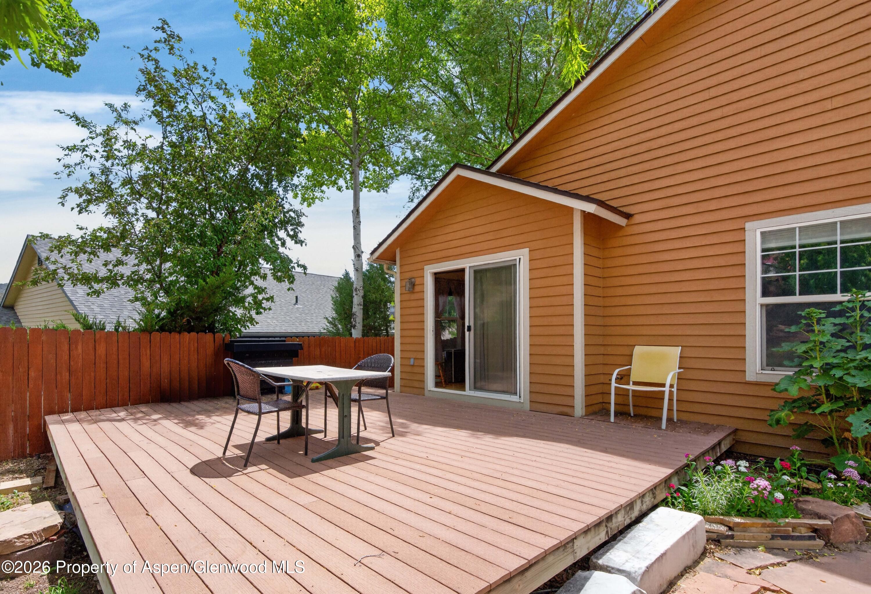 608 Lariat Loop Property Photo 19
