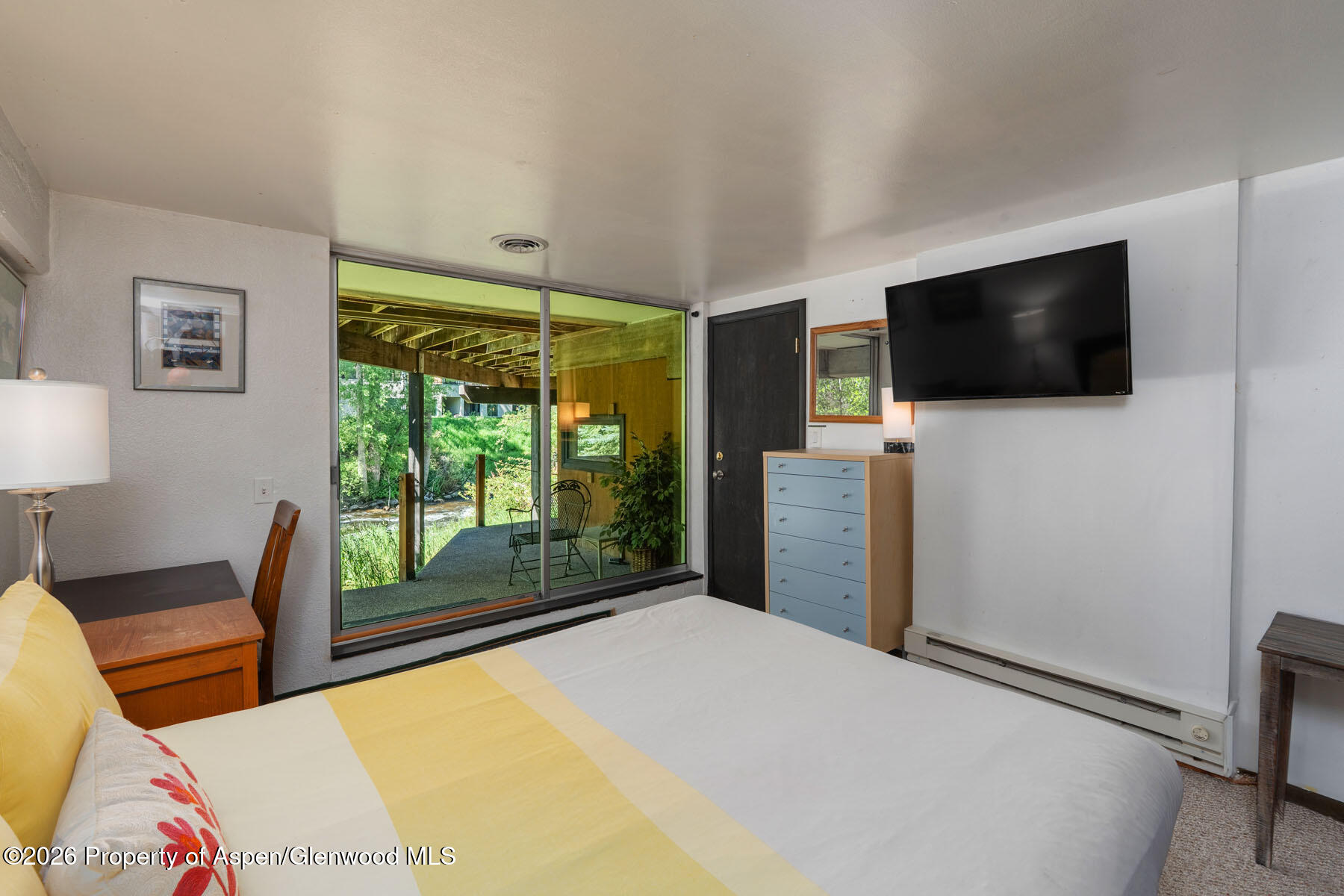 979 Queen Street Property Photo 19