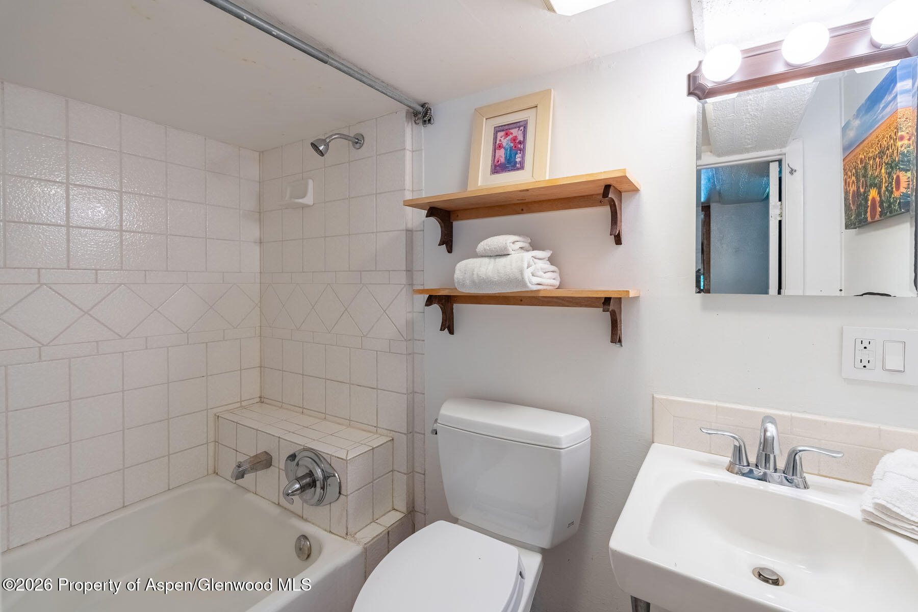 979 Queen Street Property Photo 20